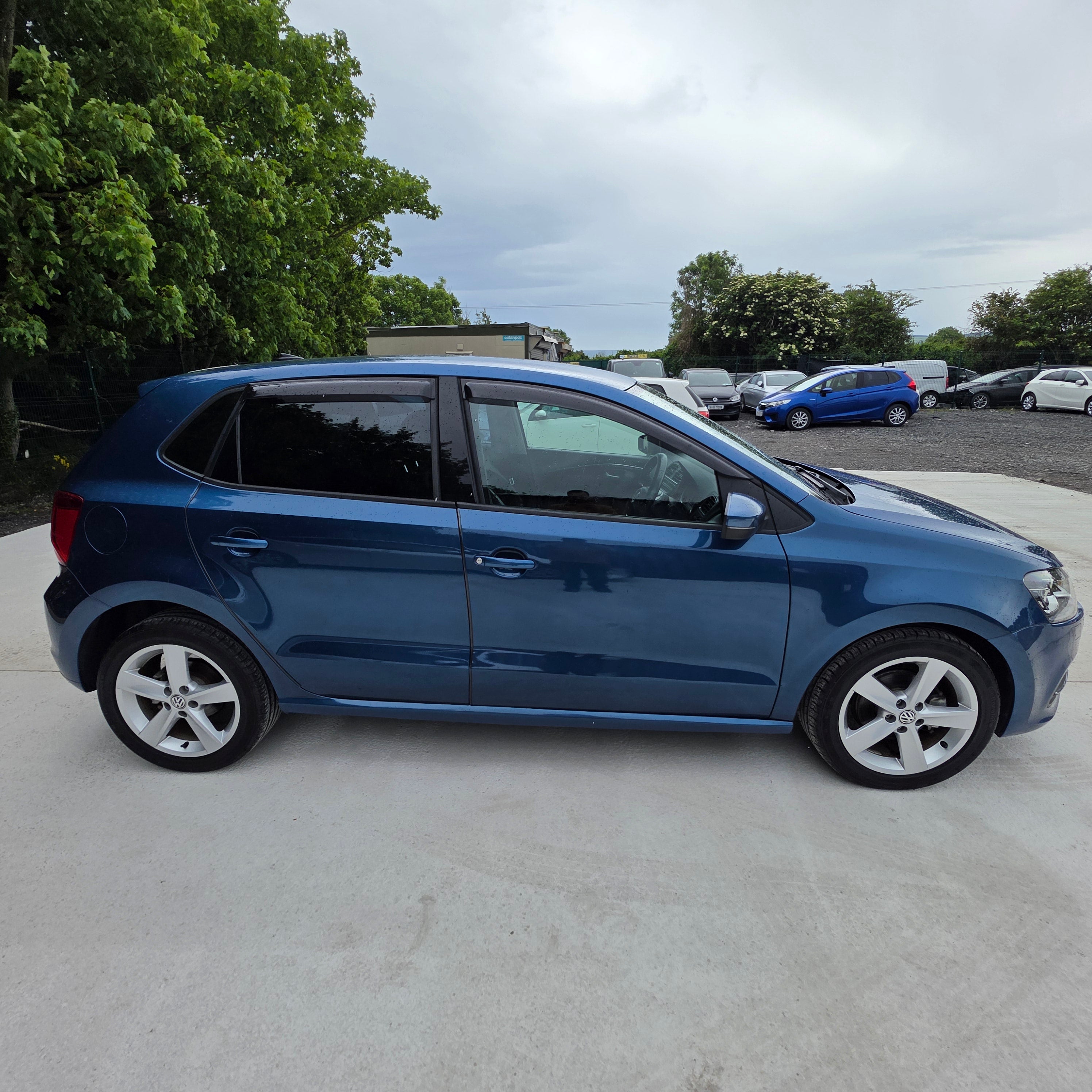 VW Polo Automatic 2017 Heated Semi Leather Seats Low Miles