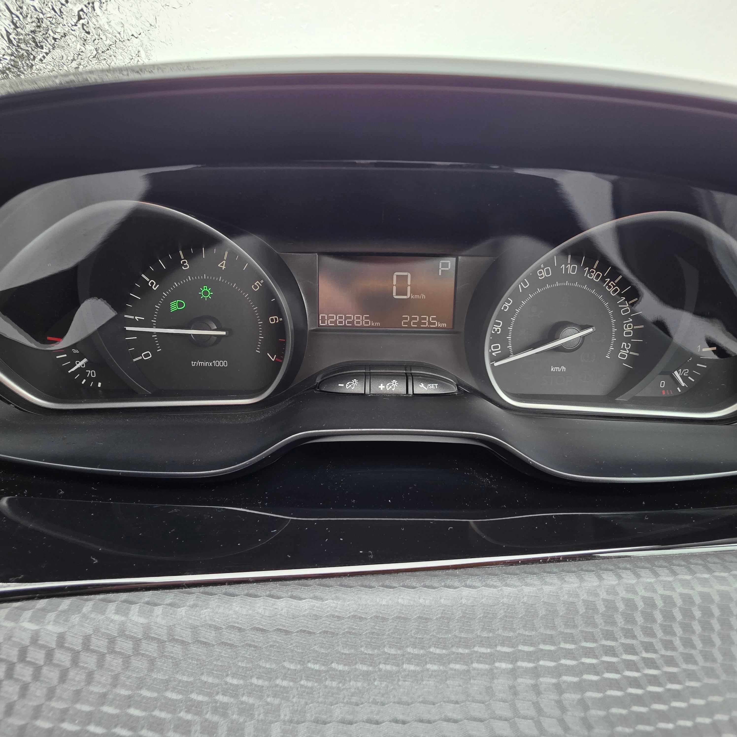 Peugeot 208 Automatic 2017