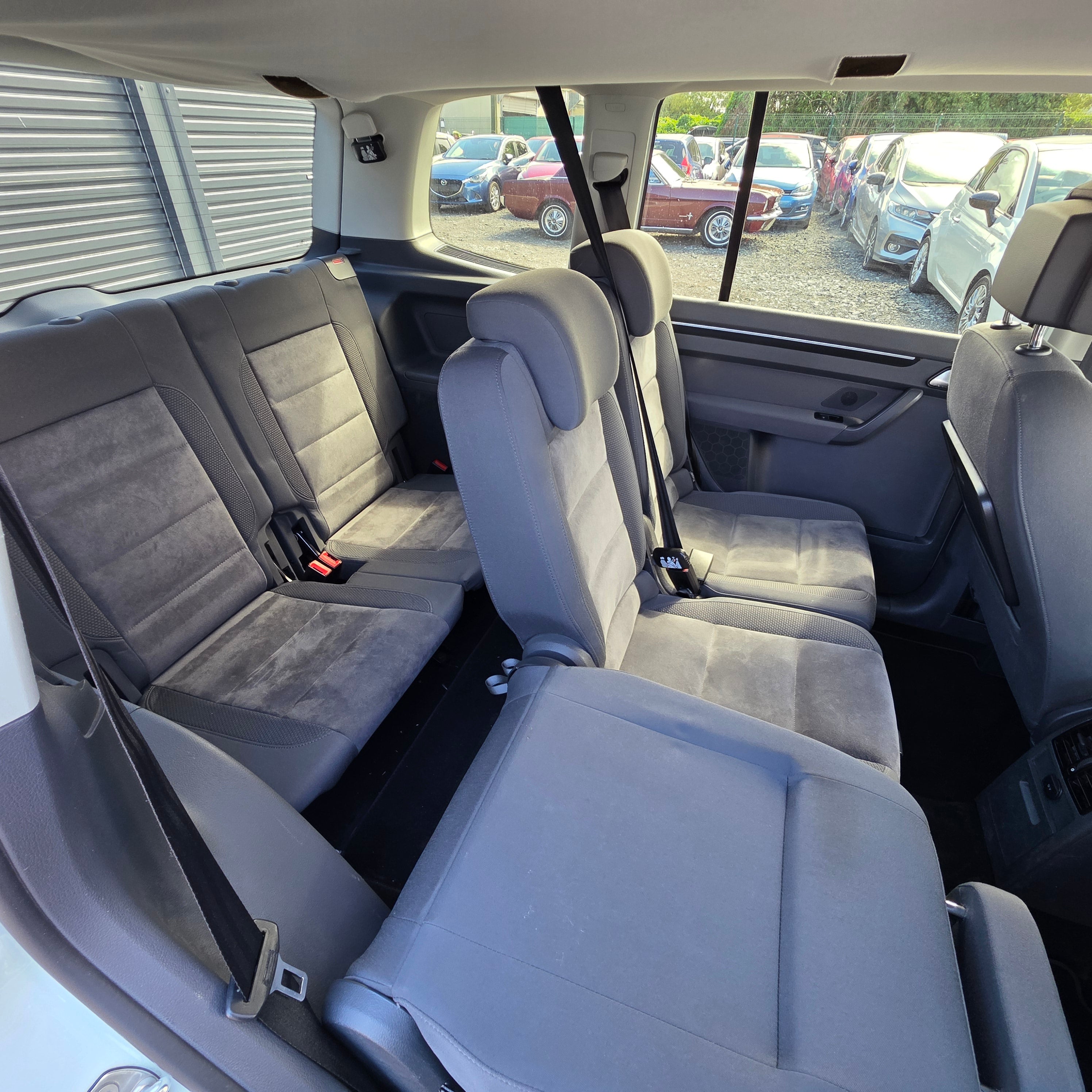 Volkswagen Touran Automatic 2015 Highline