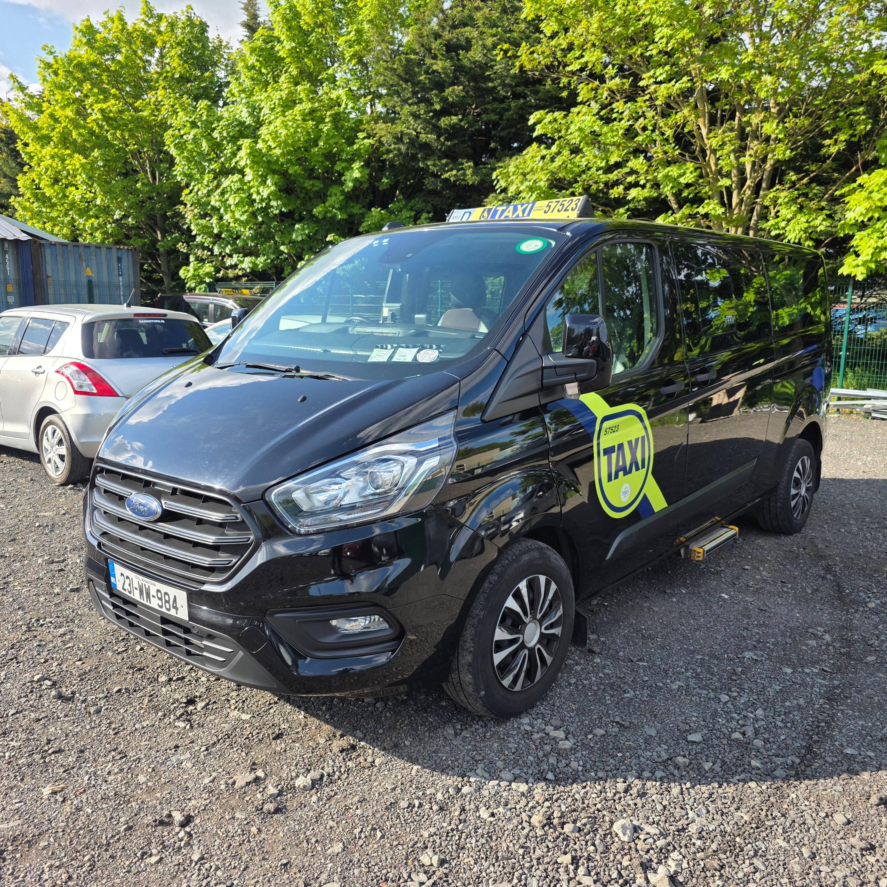 Ford Transit Custom Taxi 9 Seater