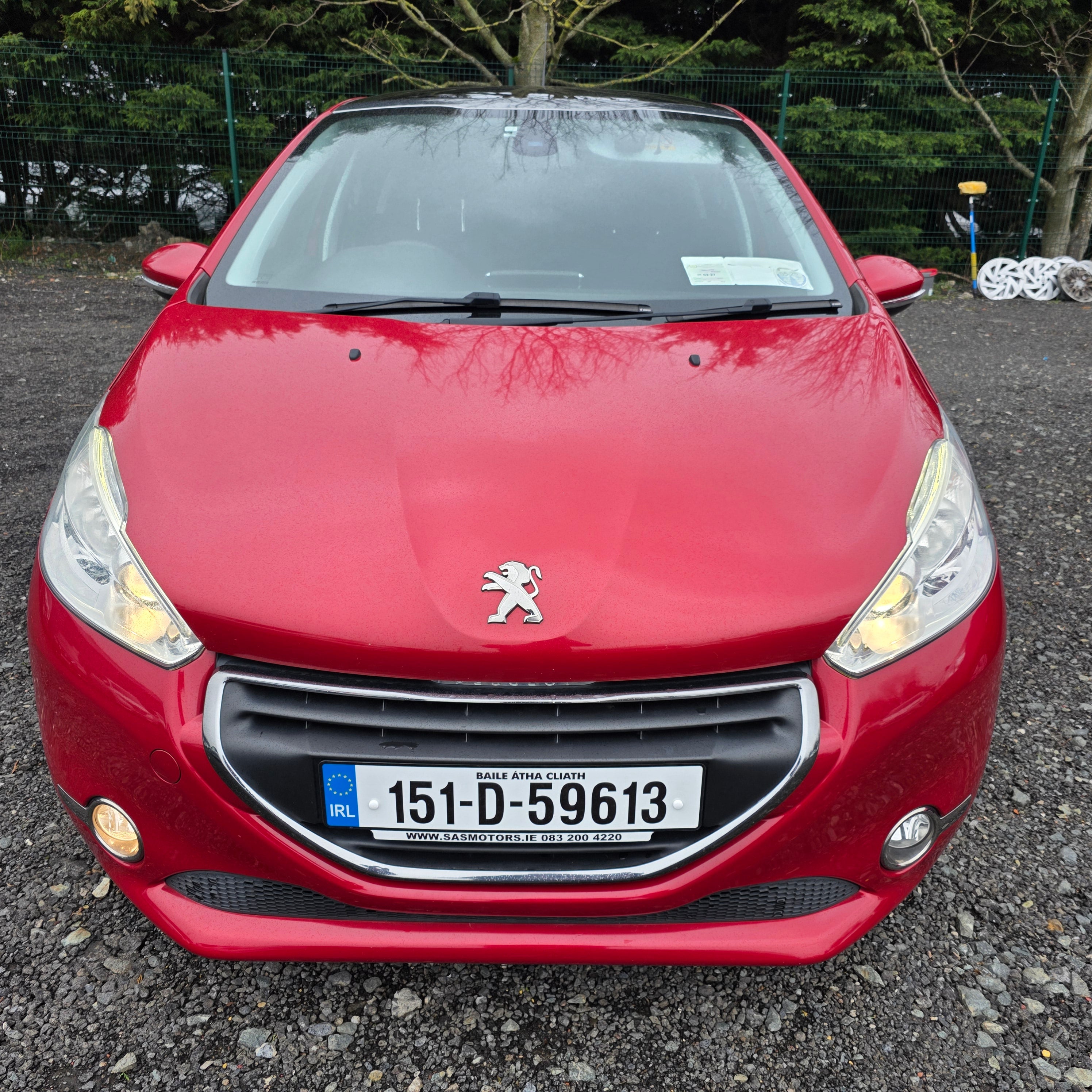 Peugeot 208 Automatic 2015 Low Miles