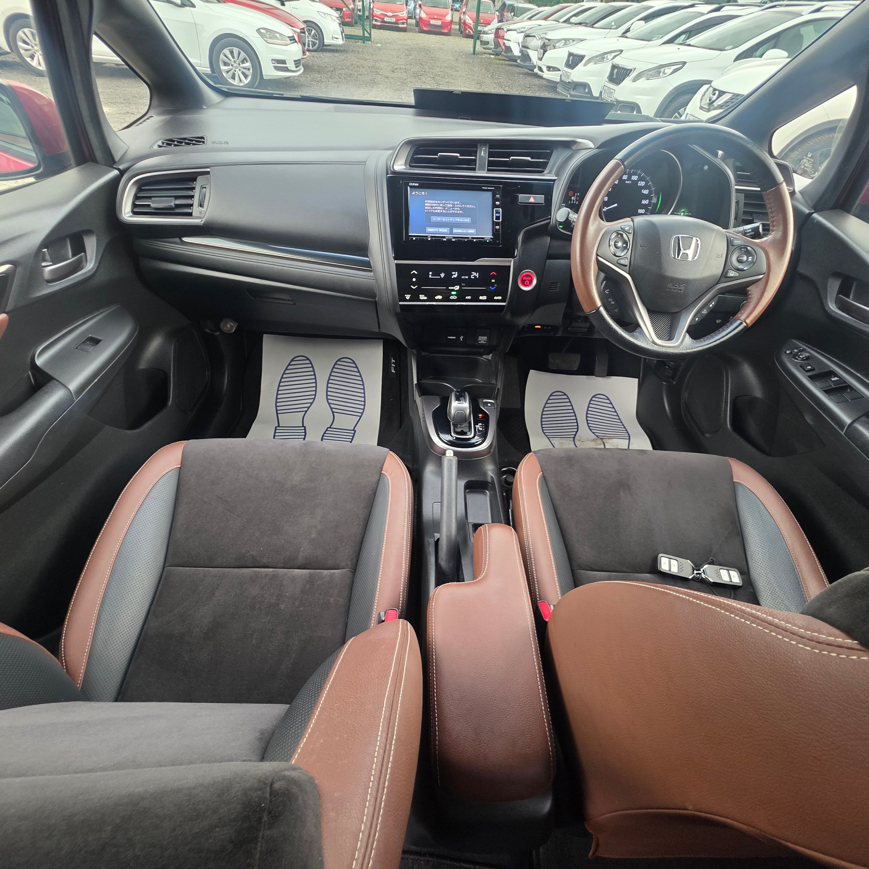 Honda Fit Hybrid Automatic 2018 Leather interior