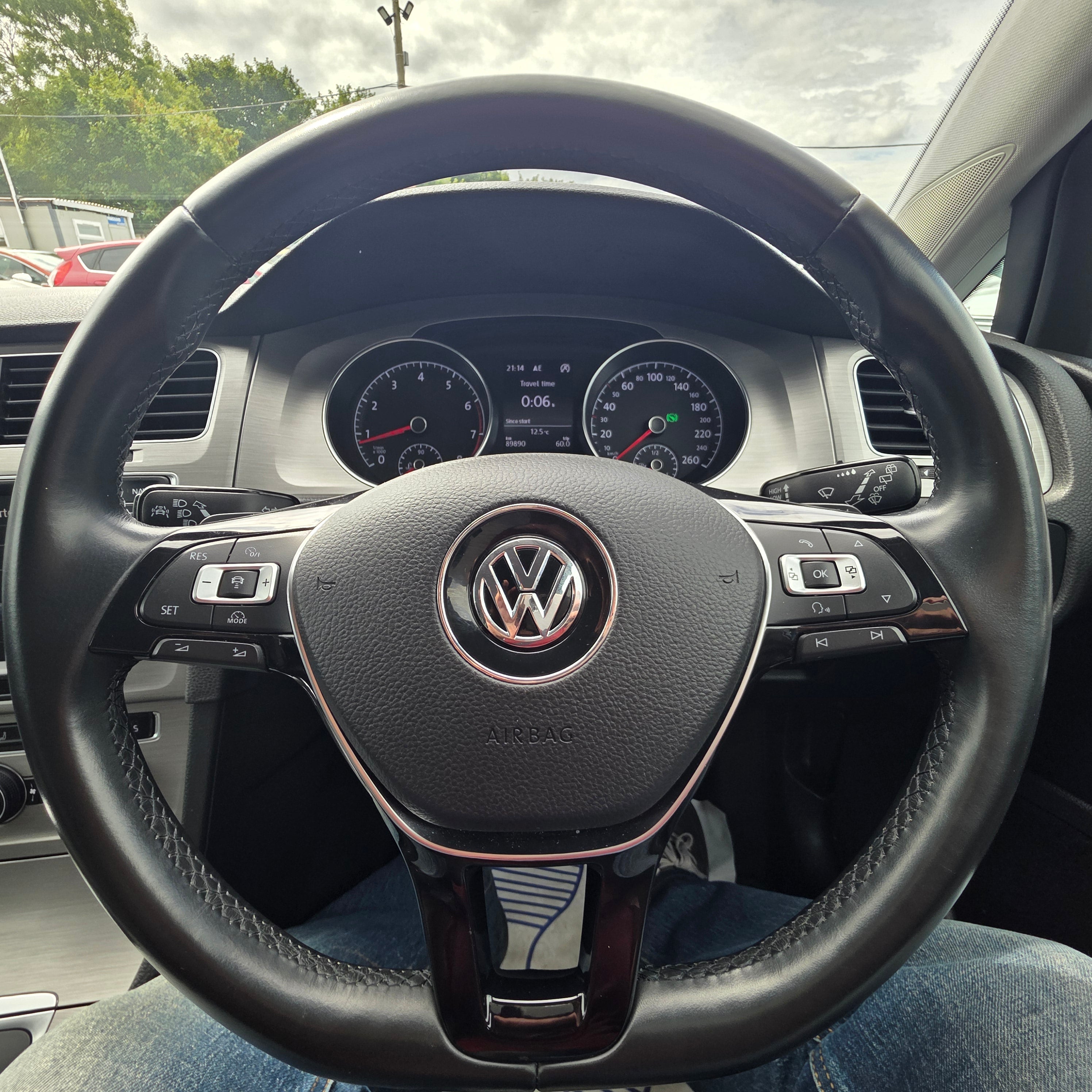 Volkswagen Golf Automatic 2015 Bluemotion