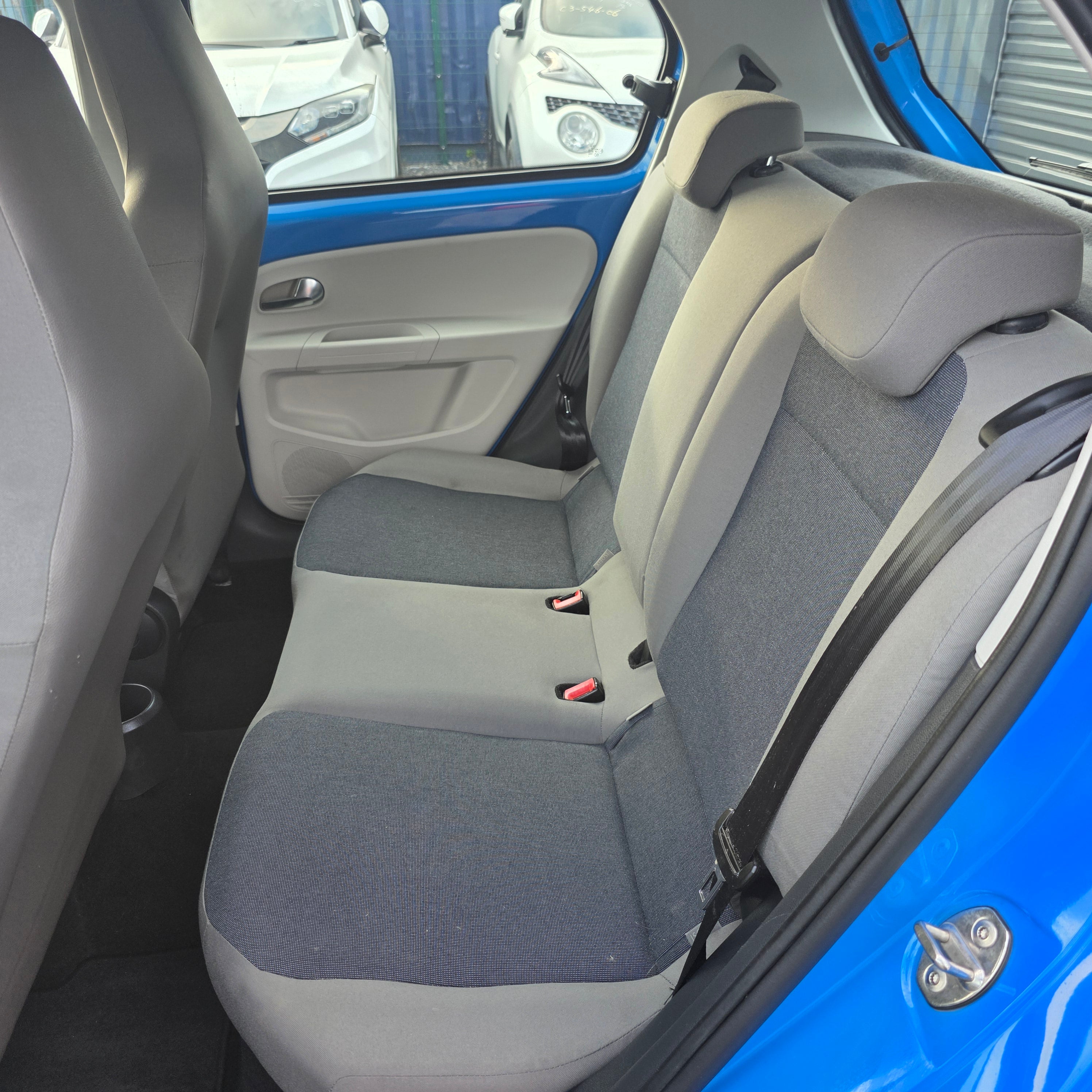 Volkswagen Up Automatic 2015