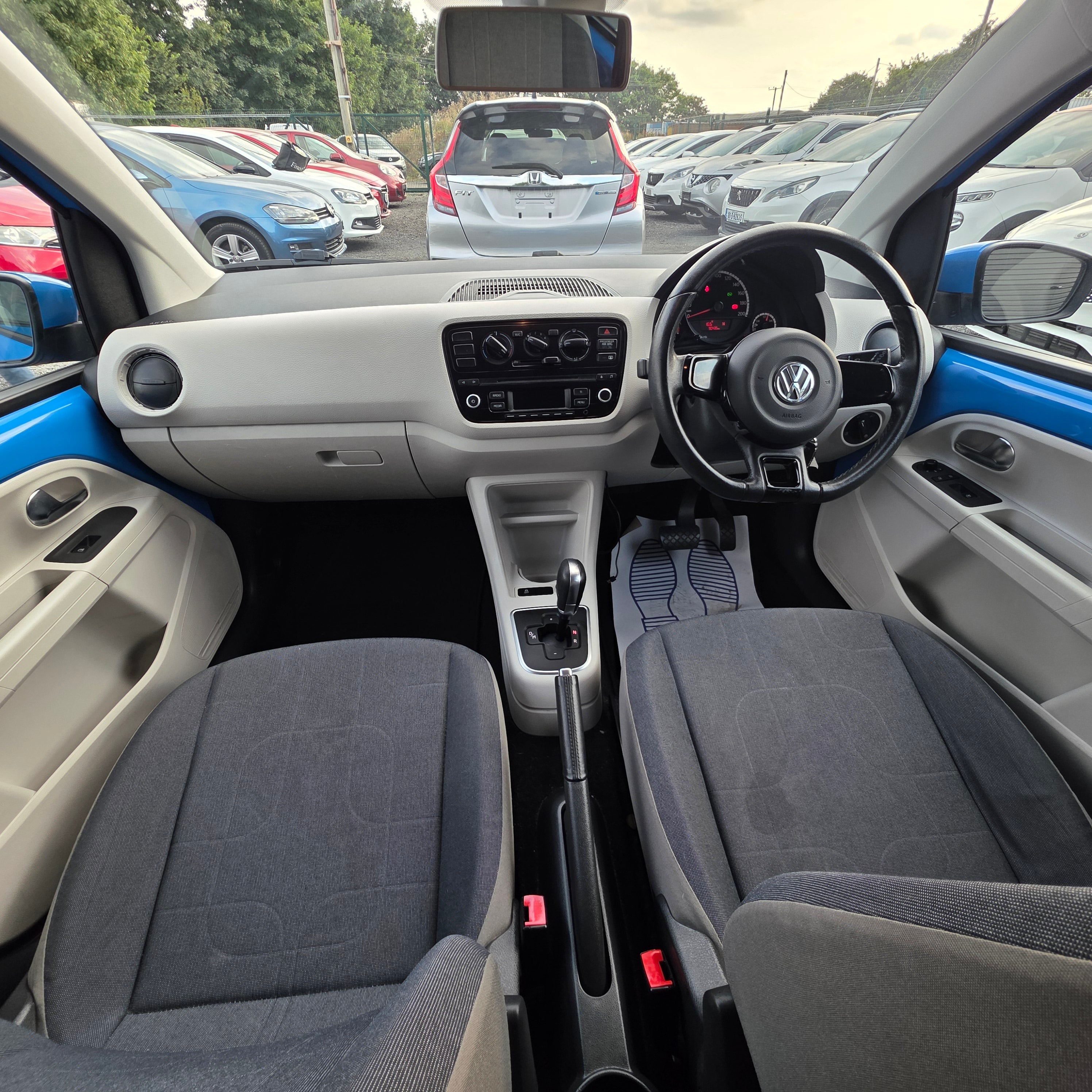 Volkswagen Up Automatic 2015