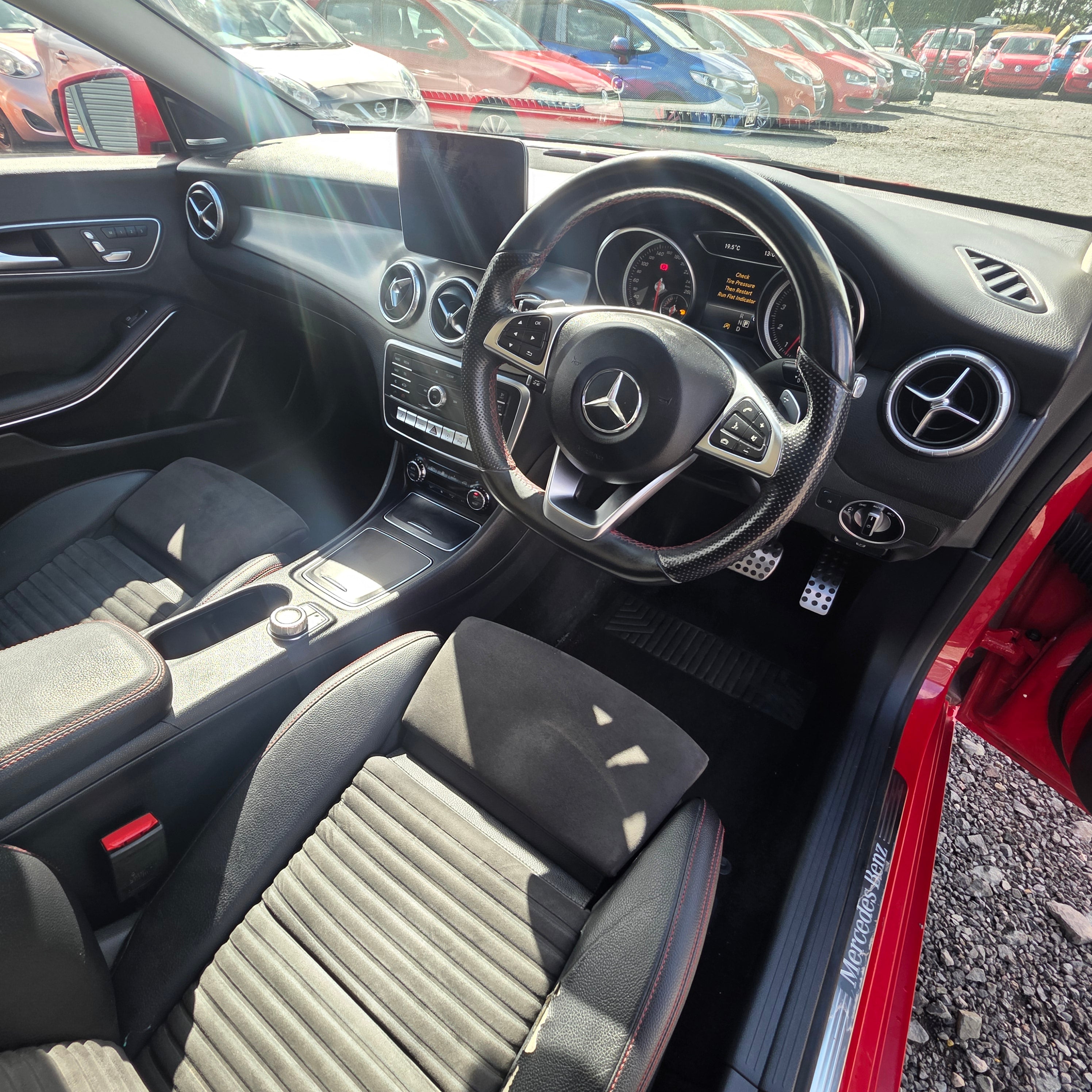 Mercedes-Benz CLA-180 AMG AUTOMATIC PANORAMIC SUNROOF