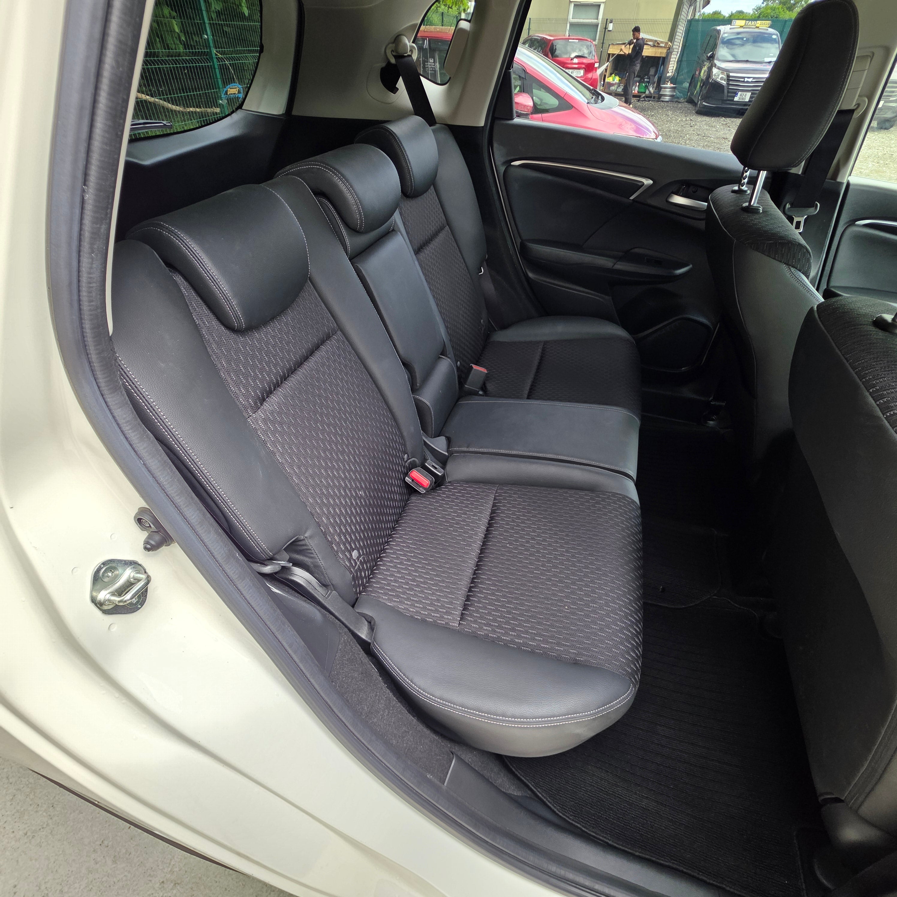 Honda Fit Hybrid Automatic 2016 Low Miles
