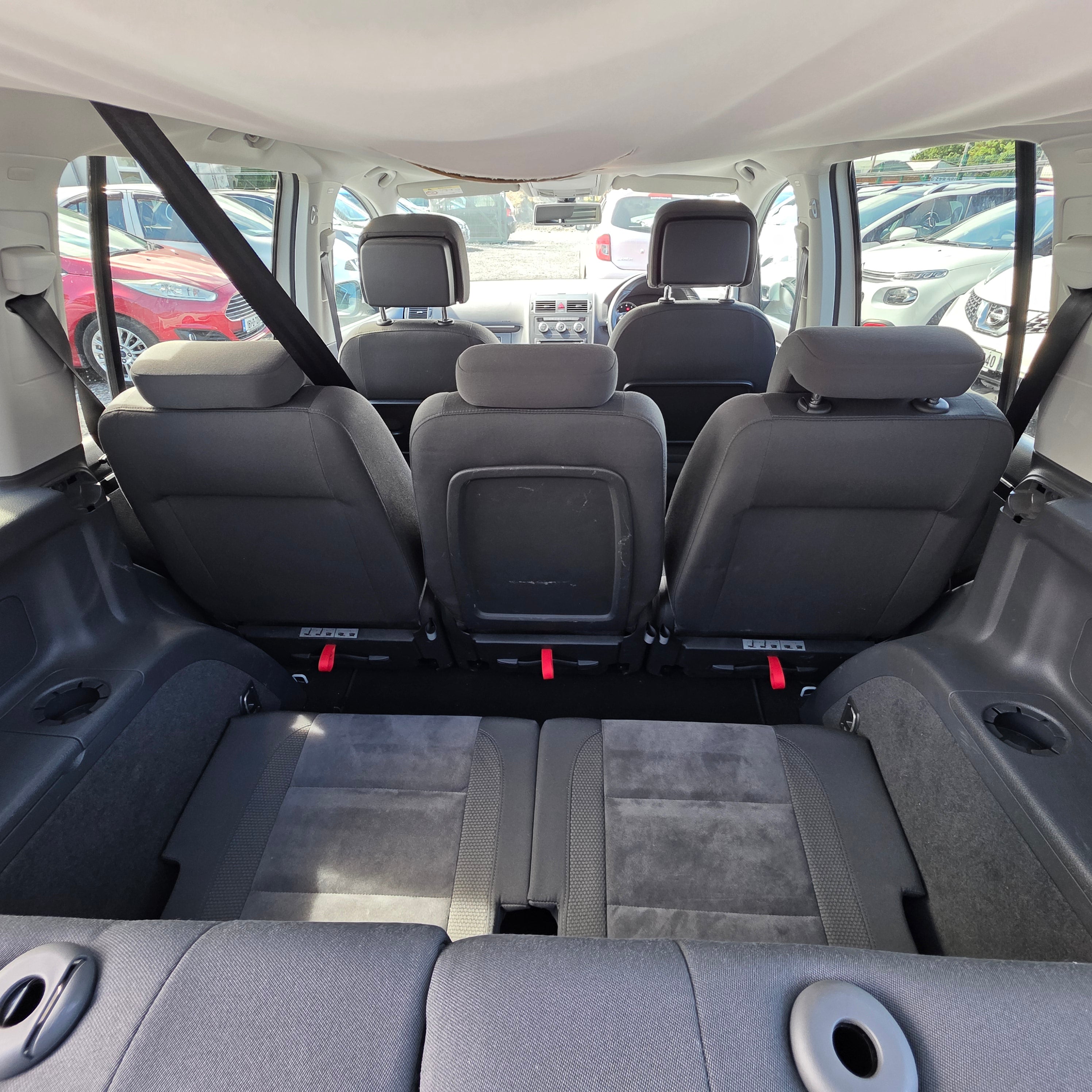 Volkswagen Touran Automatic 2015 Highline