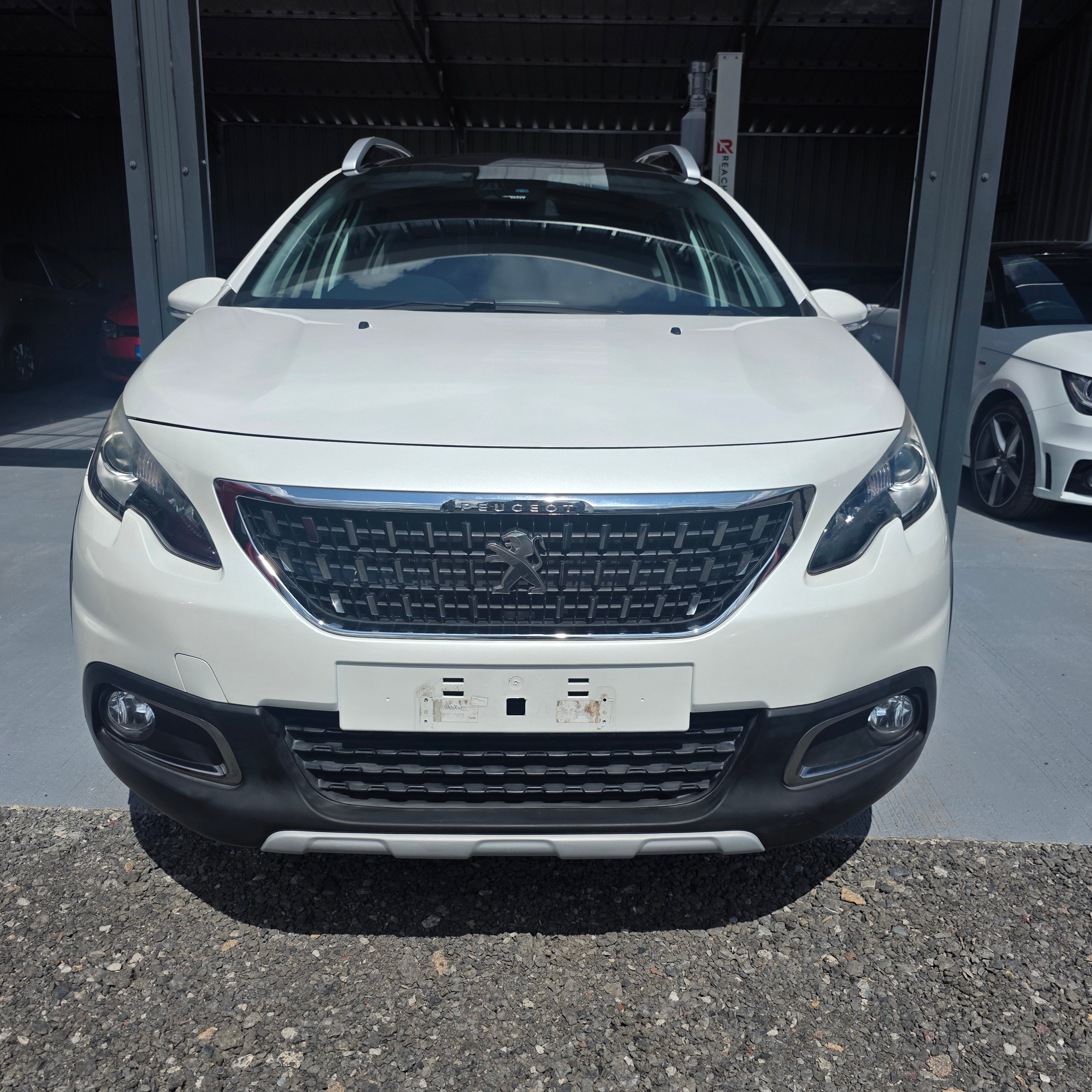 Peugeot 2008 Automatic 2017 Top Spec Panoramic Sunroof