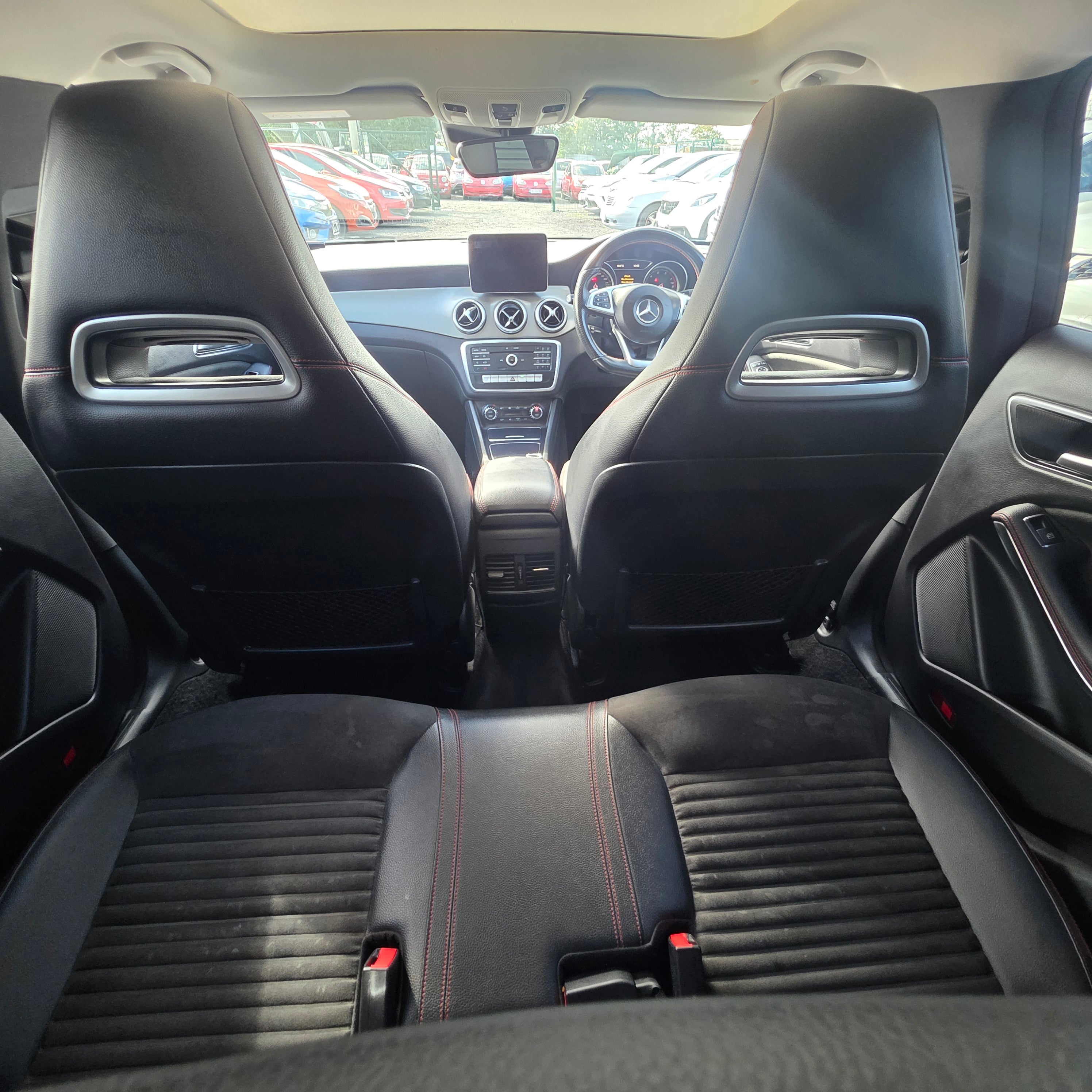 Mercedes-Benz CLA-180 AMG AUTOMATIC PANORAMIC SUNROOF