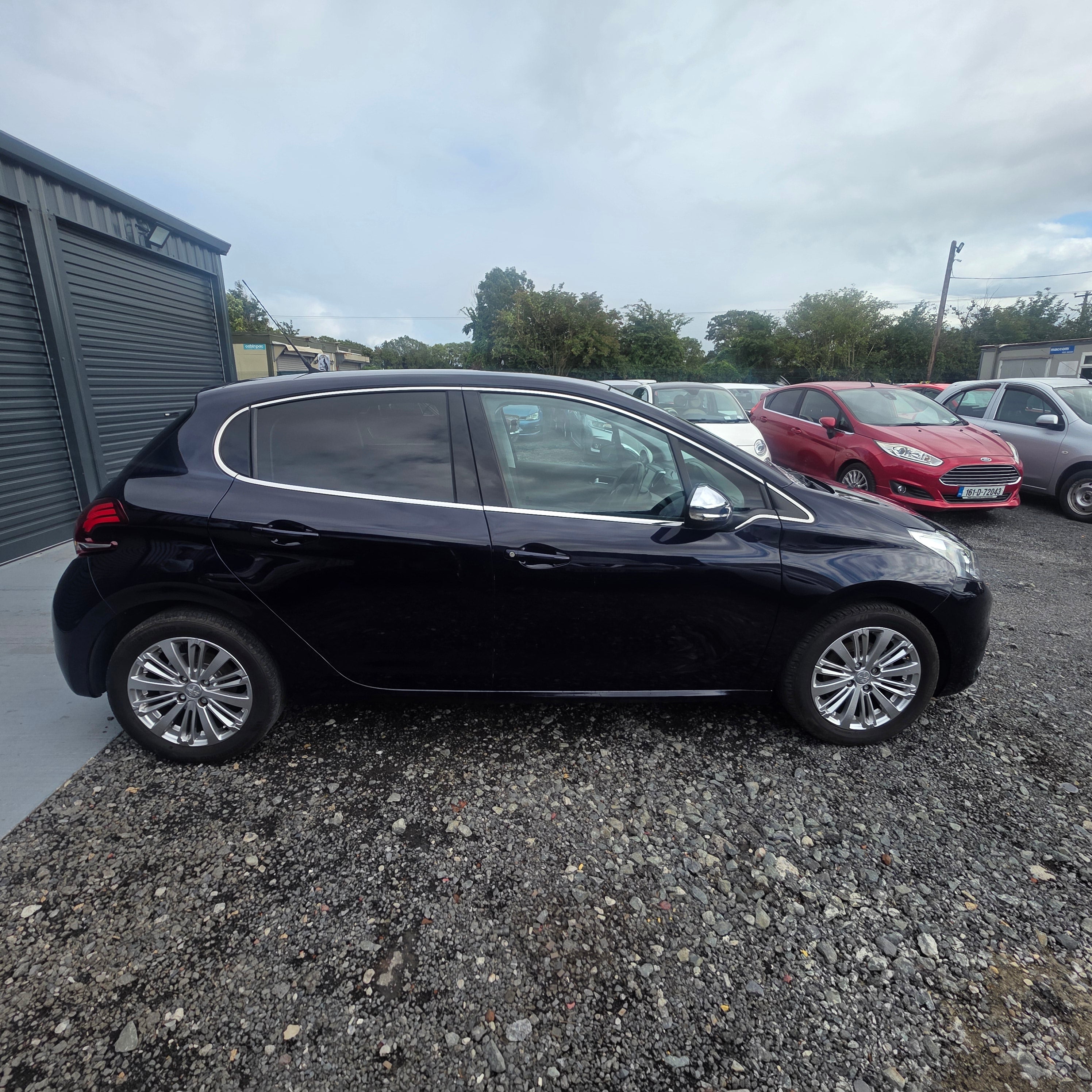 Peugeot 208 Automatic 2016 Low Miles