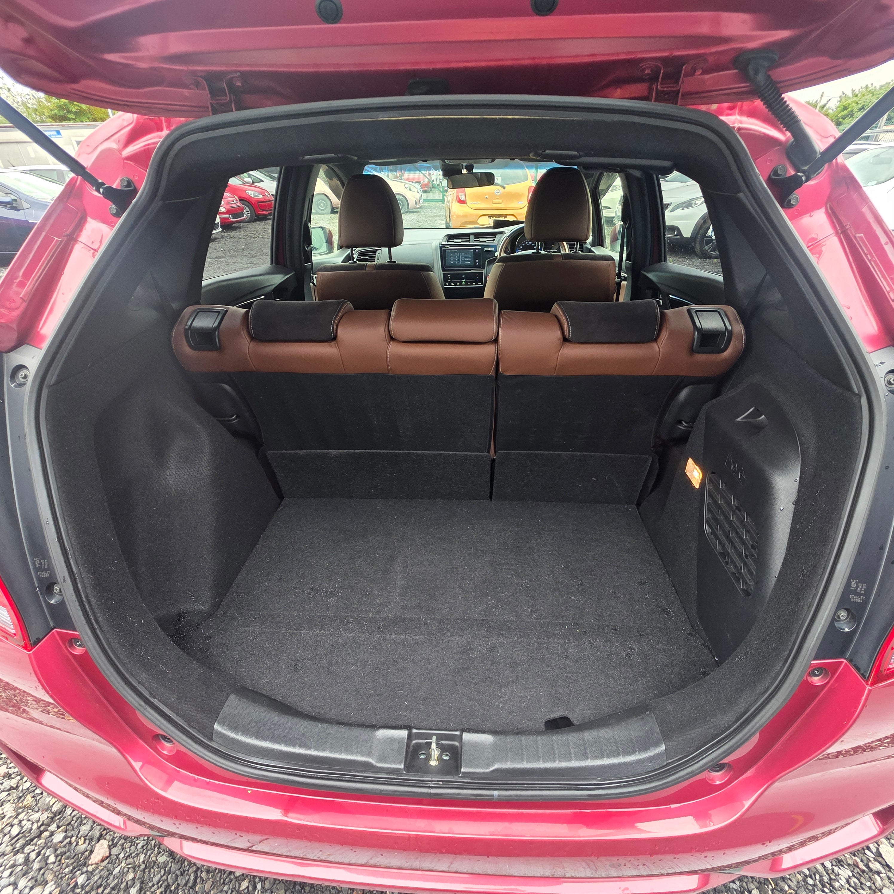 Honda Fit Hybrid Automatic 2018 Full Leather