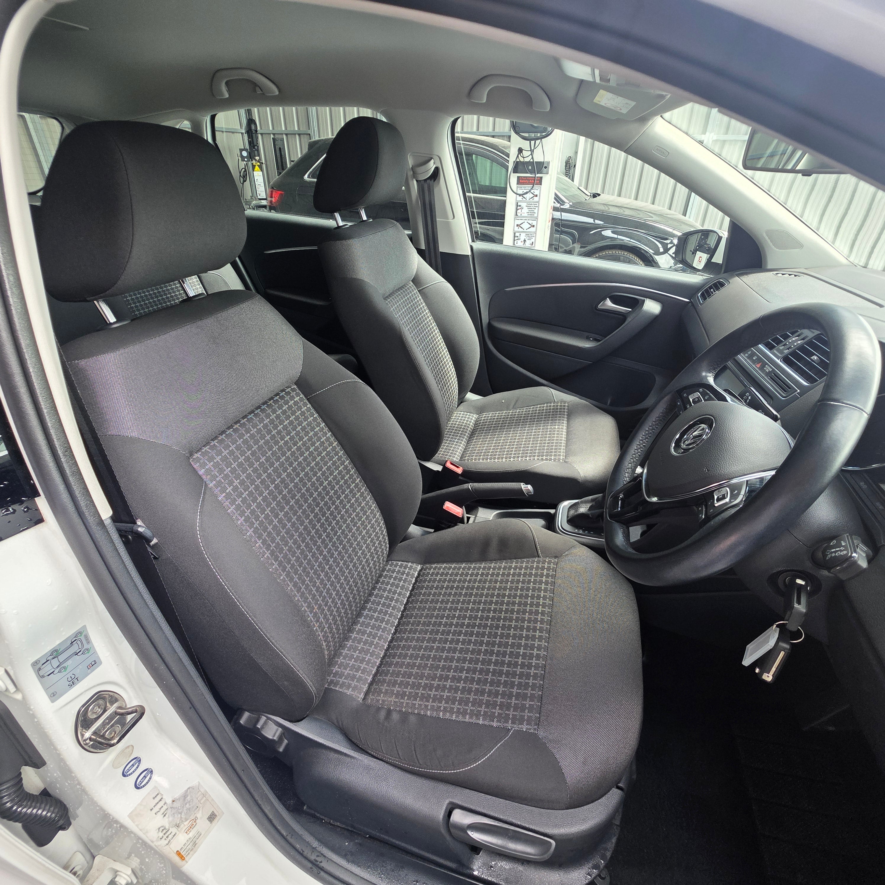 Volkswagen Polo Automatic 2014