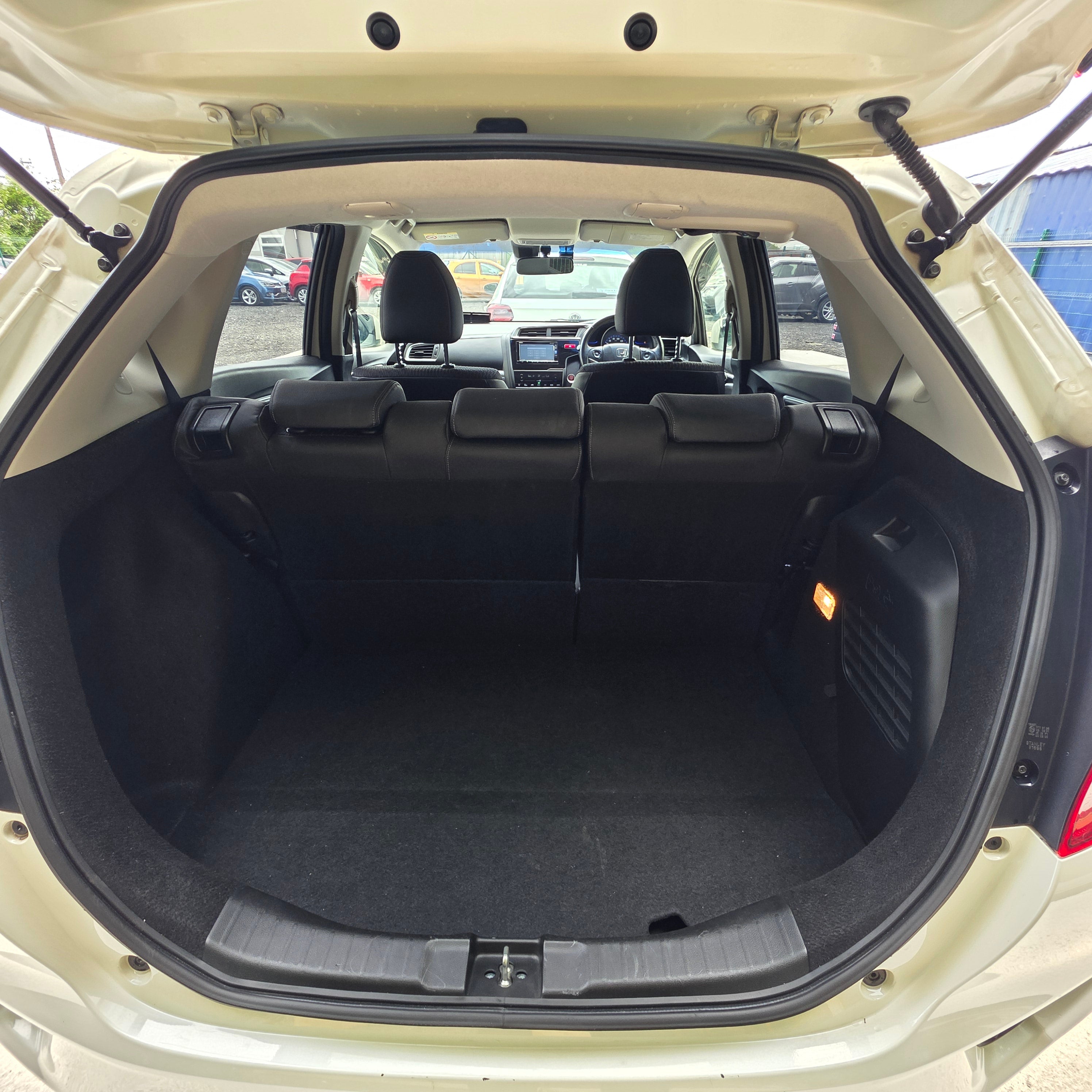 Honda Fit Hybrid Automatic 2016 Low Miles