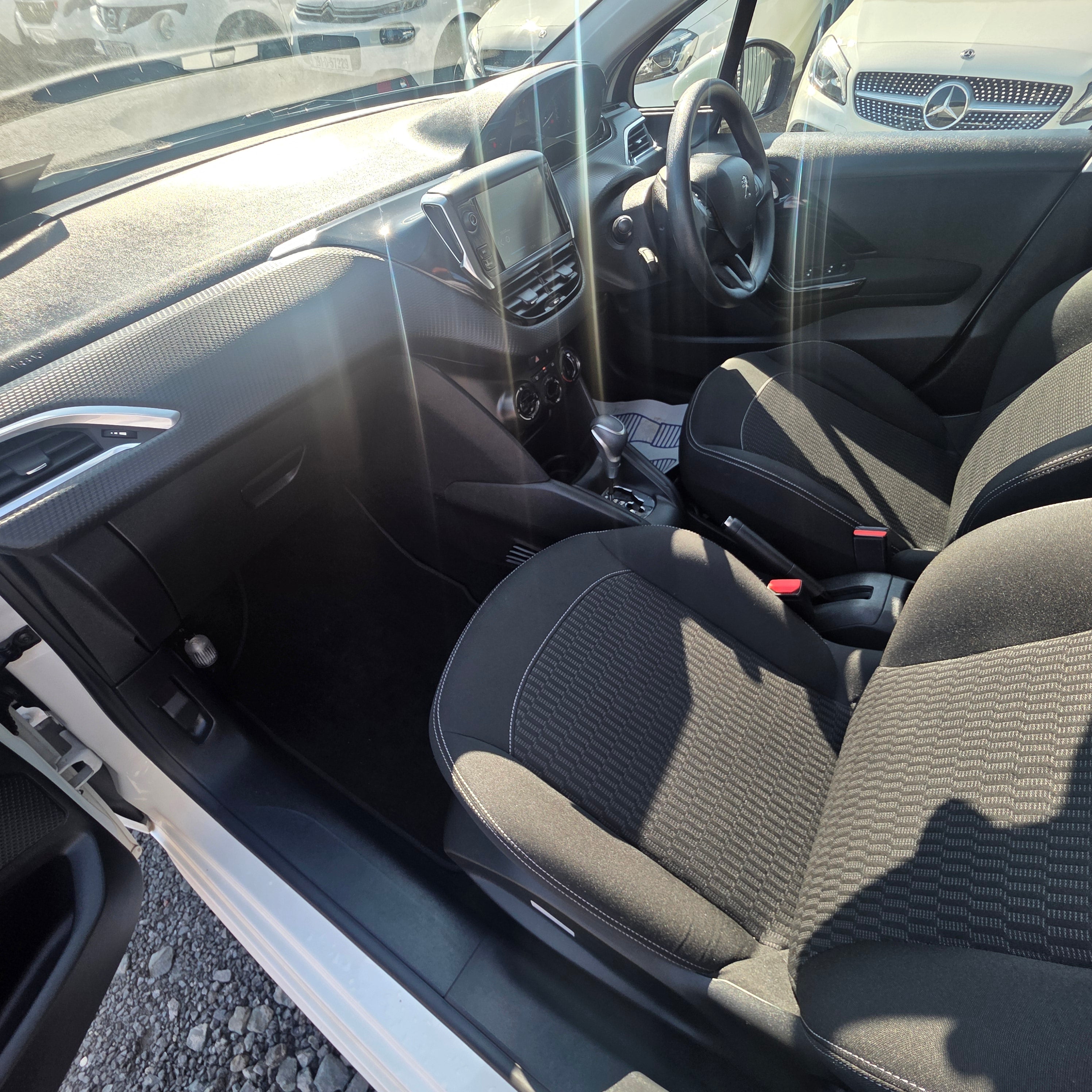 Peugeot 208 Automatic 2017