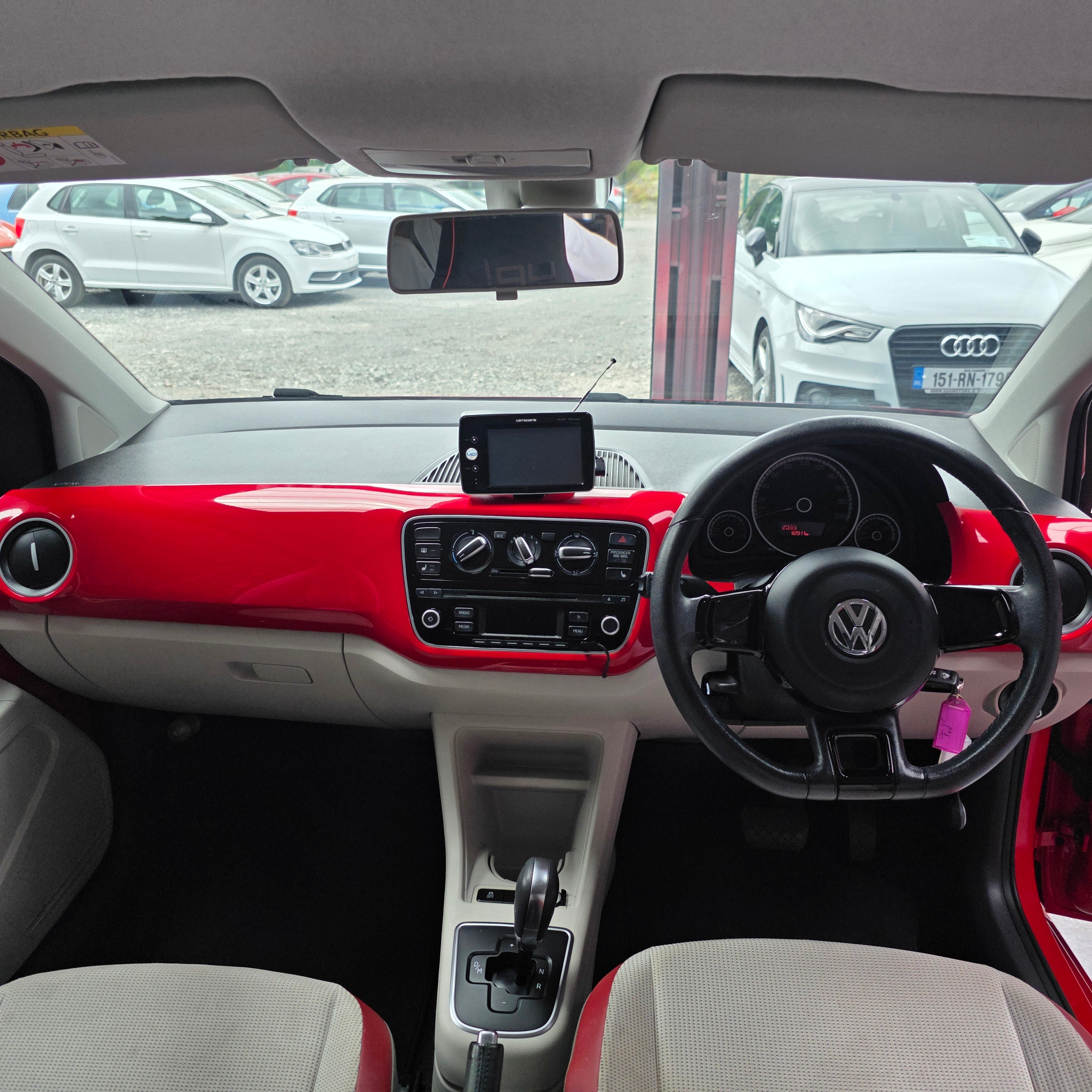 Volkswagen Up Automatic 2015