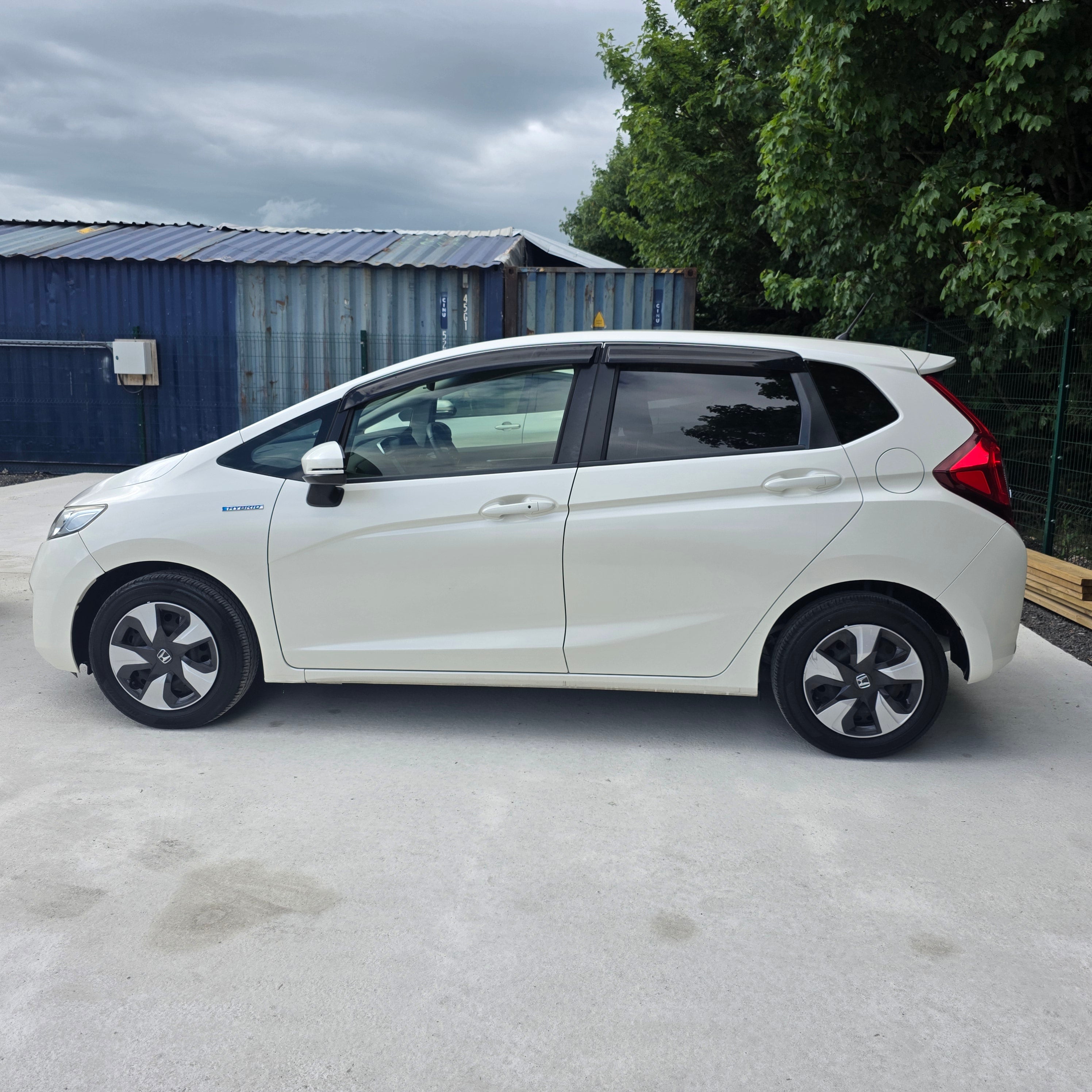 Honda Fit Hybrid Automatic 2016 Low Miles