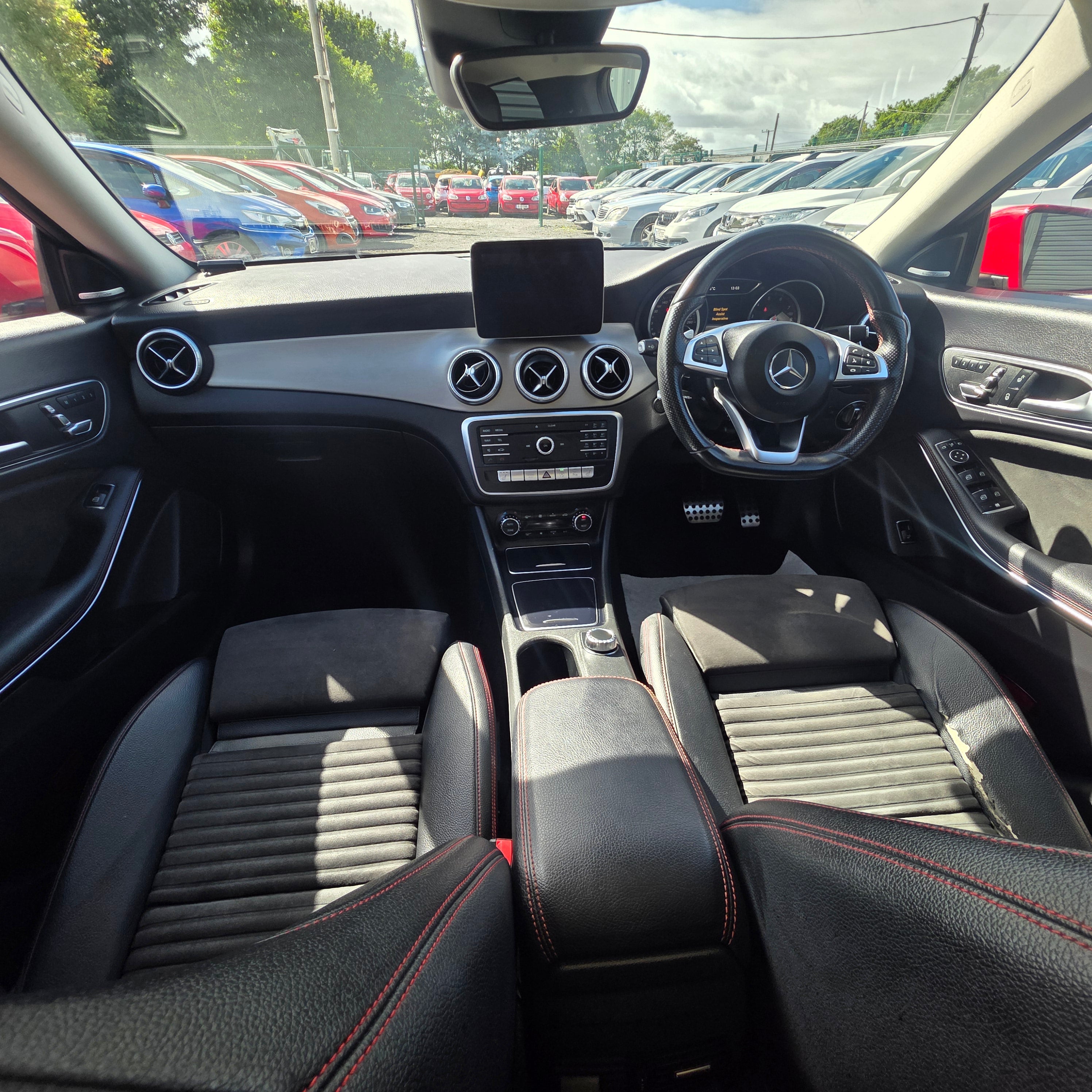 Mercedes-Benz CLA-180 AMG AUTOMATIC PANORAMIC SUNROOF