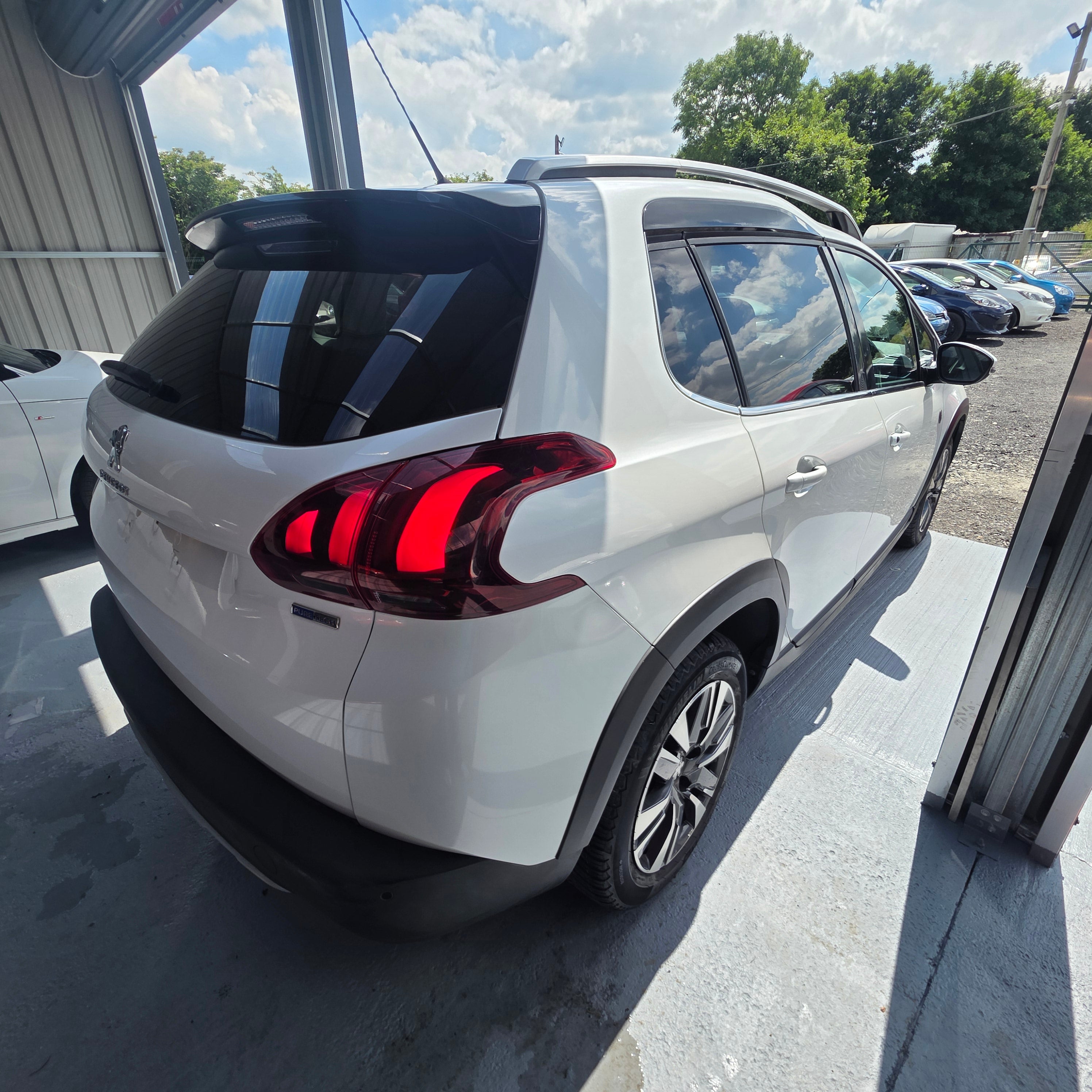 Peugeot 2008 Automatic 2017 Top Spec Panoramic Sunroof