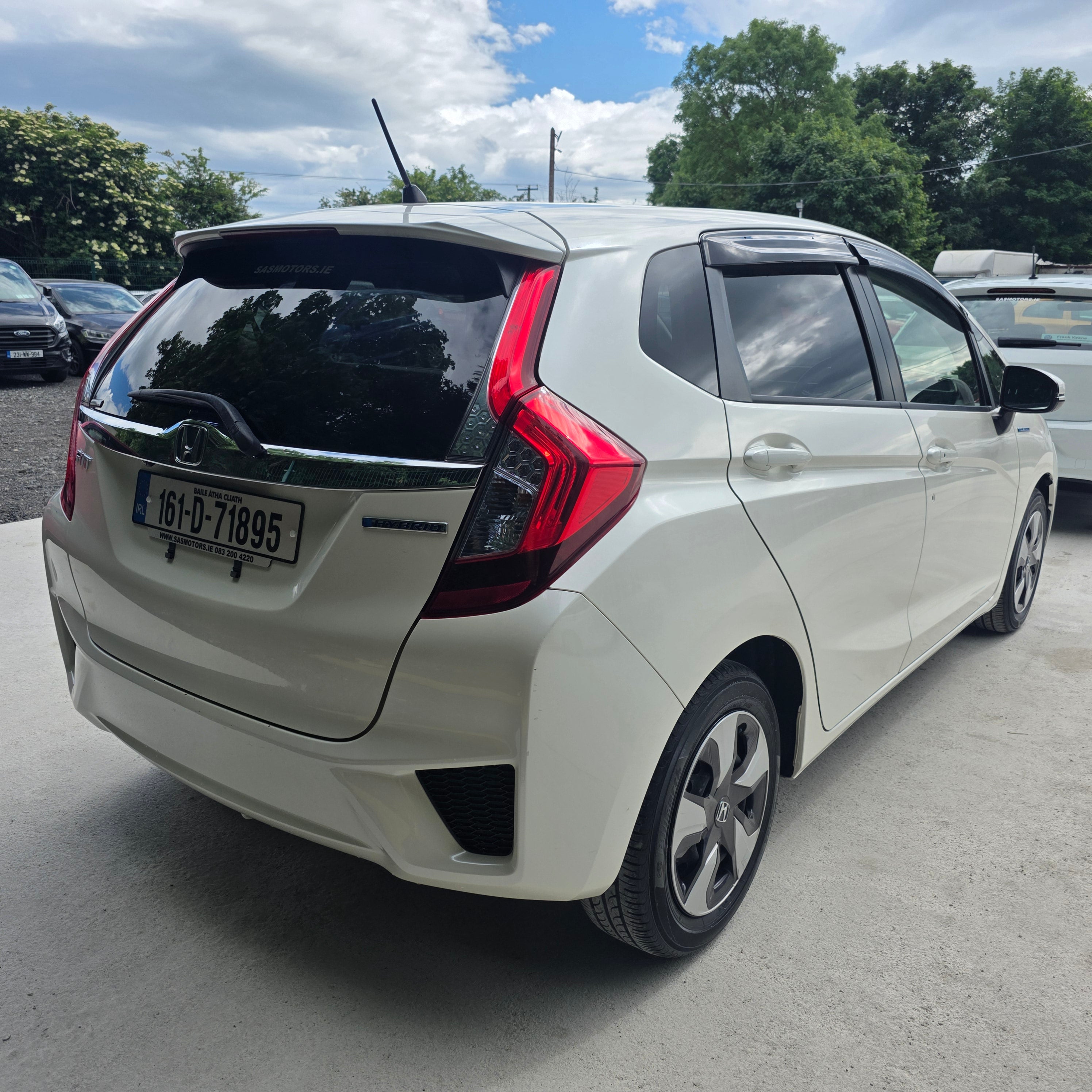 Honda Fit Hybrid Automatic 2016 Low Miles