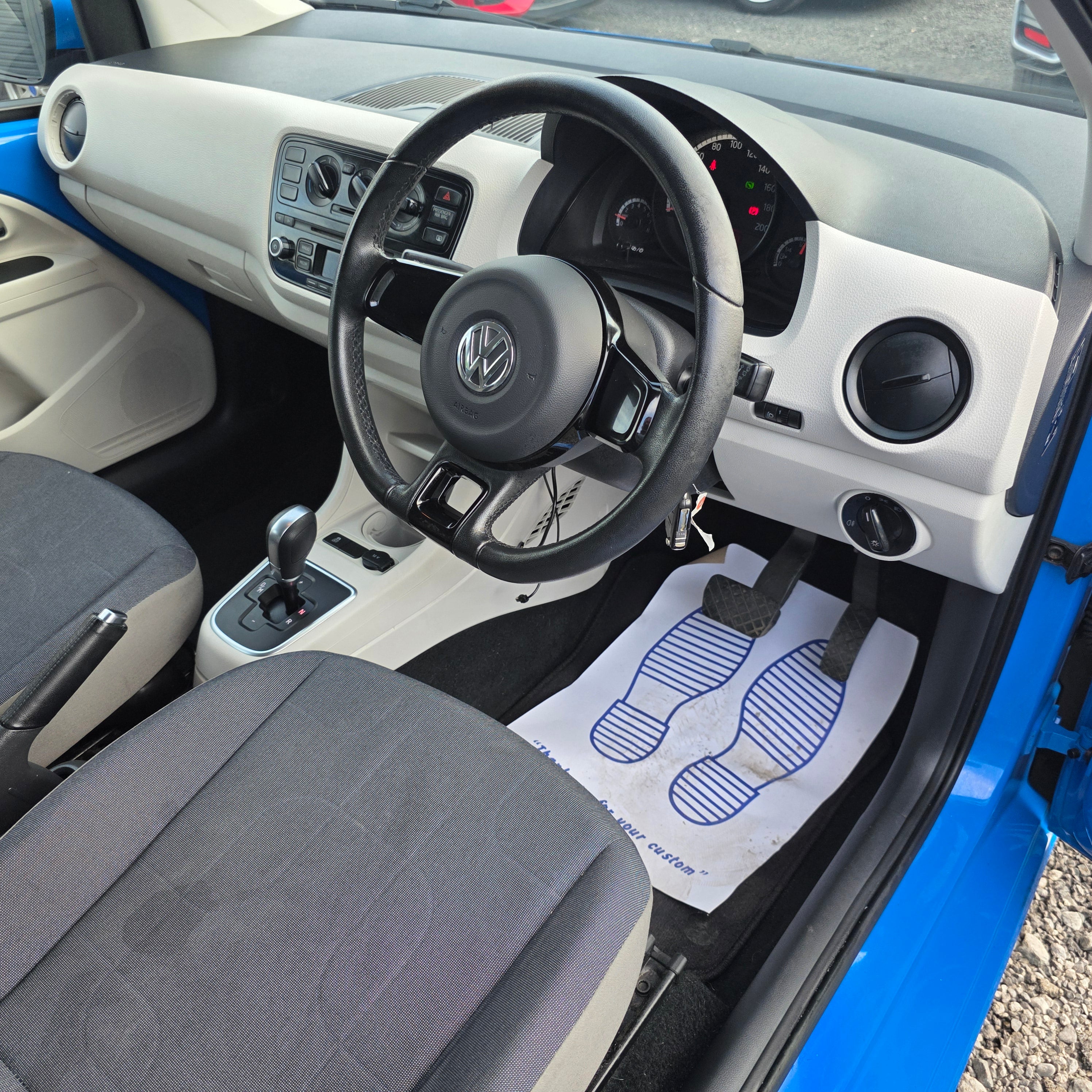 Volkswagen Up Automatic 2015