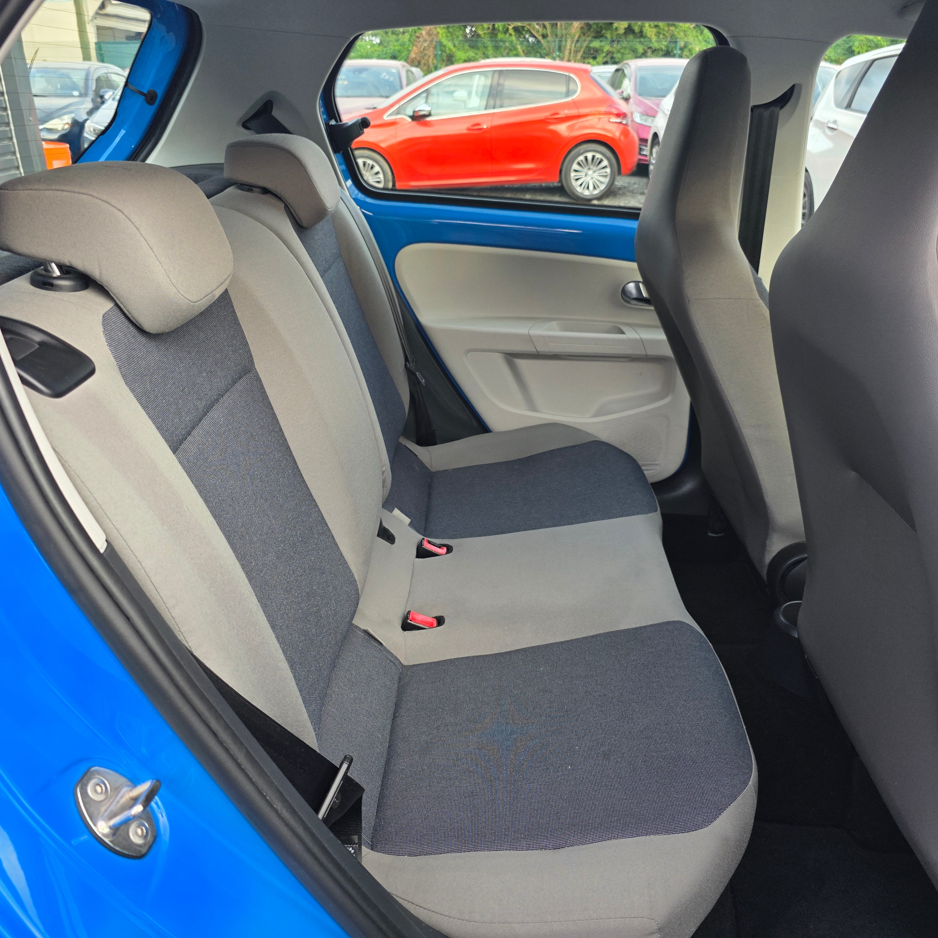 Volkswagen Up Automatic 2015
