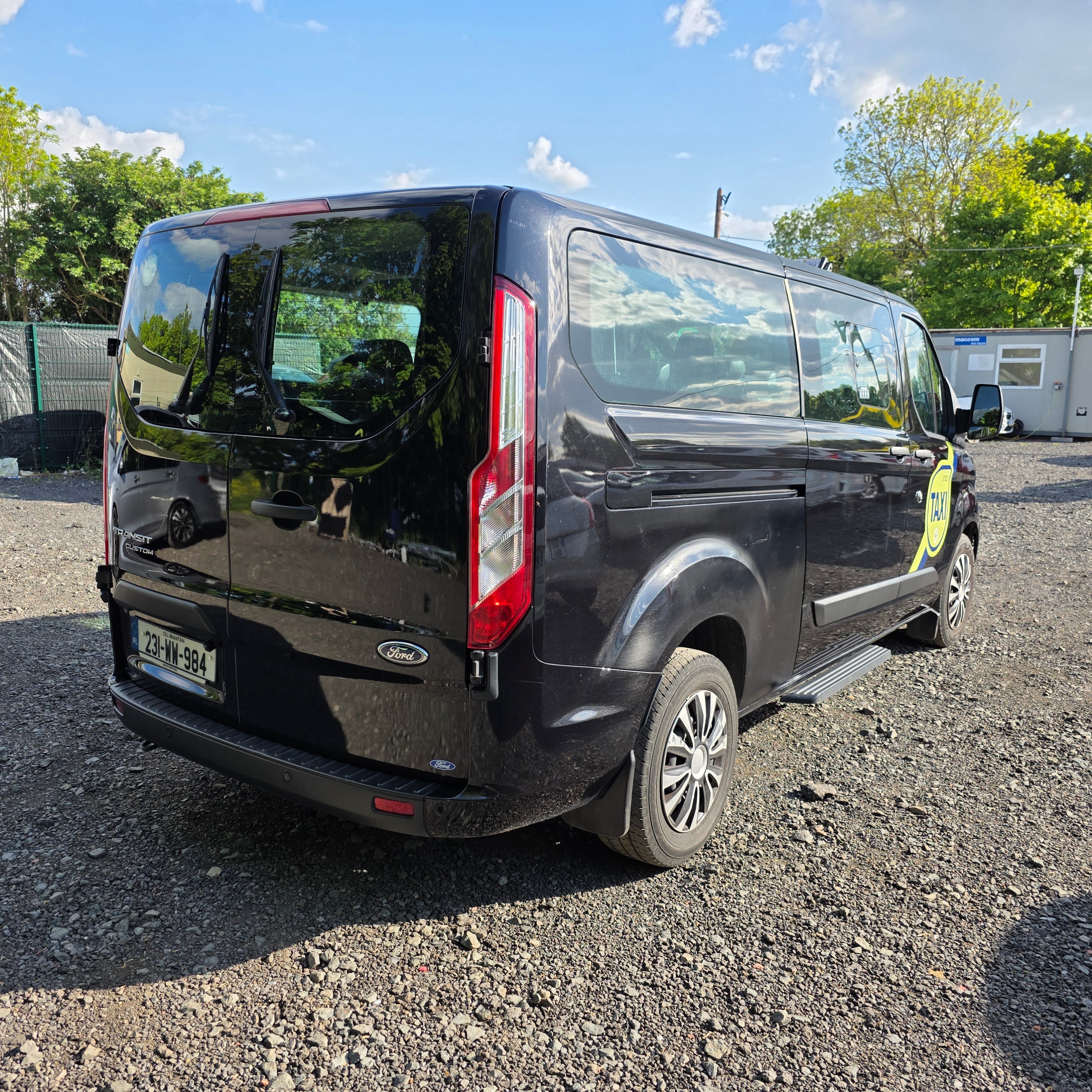 Ford Transit Custom Taxi 9 Seater