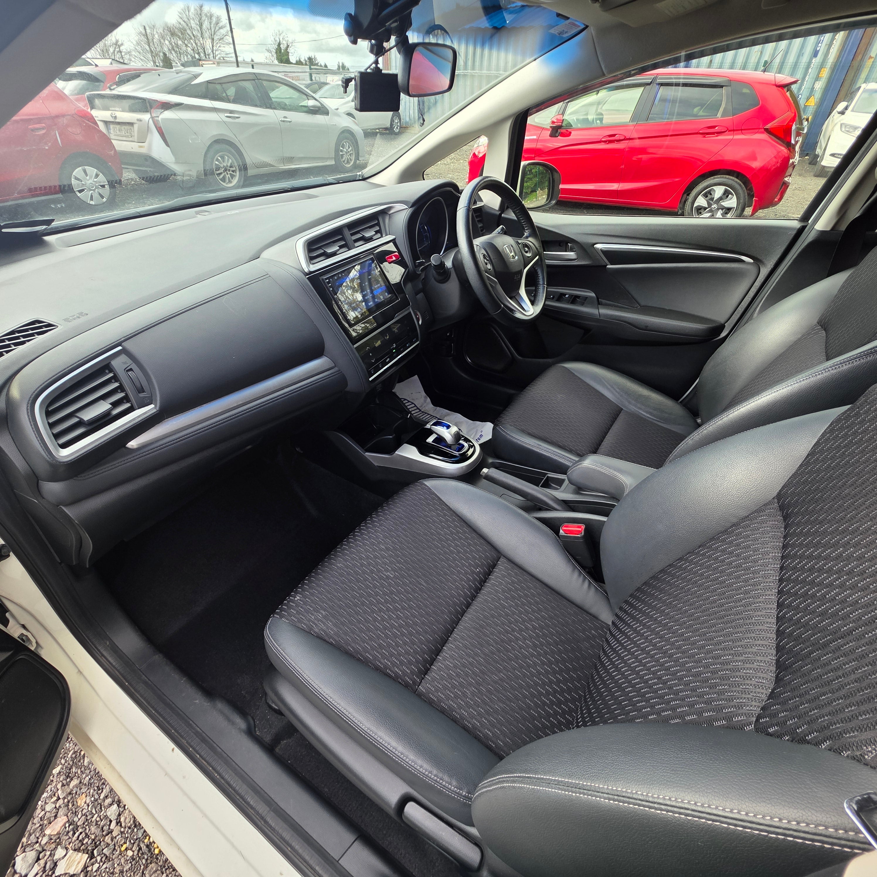 Honda Fit Hybrid Automatic 2014