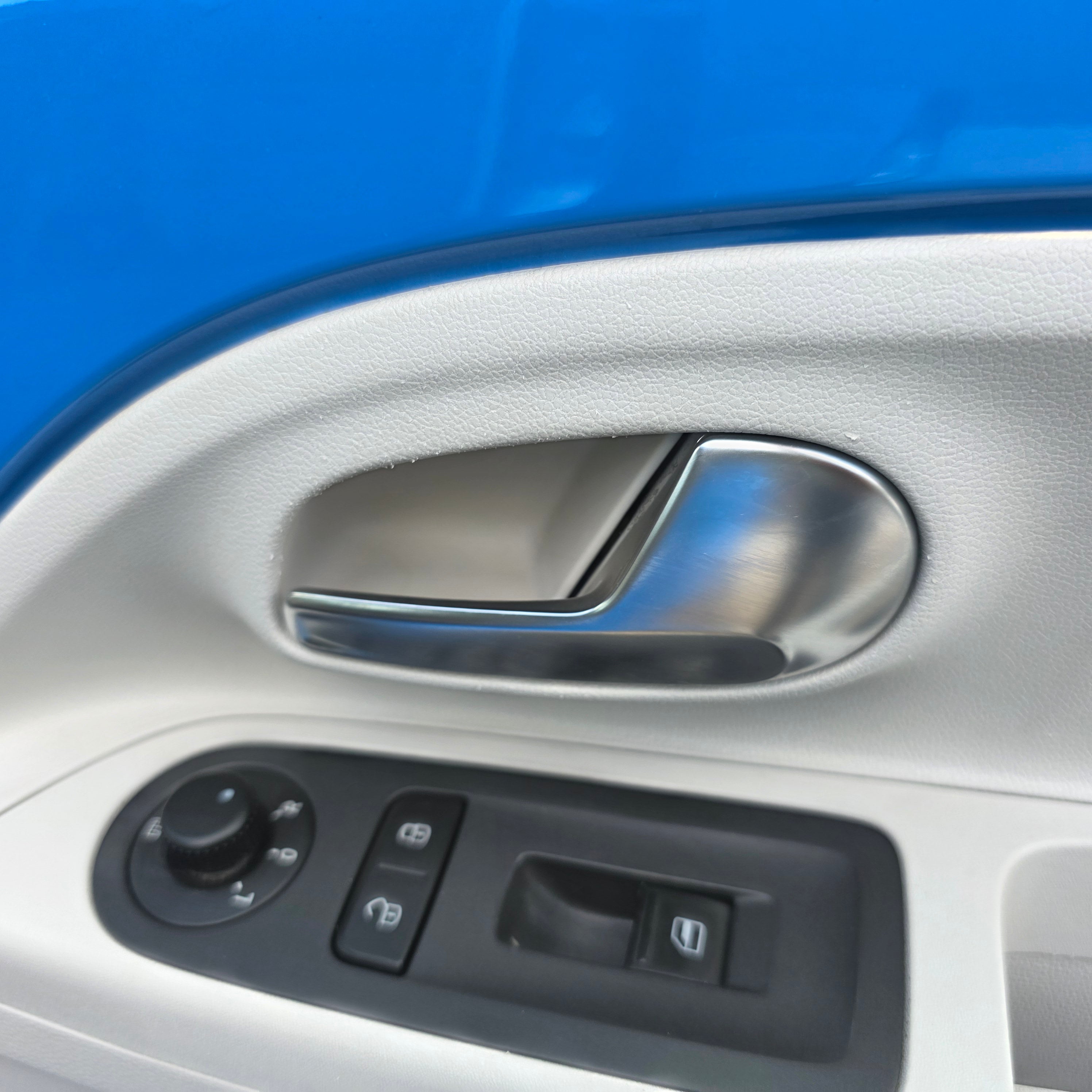 Volkswagen Up Automatic 2015