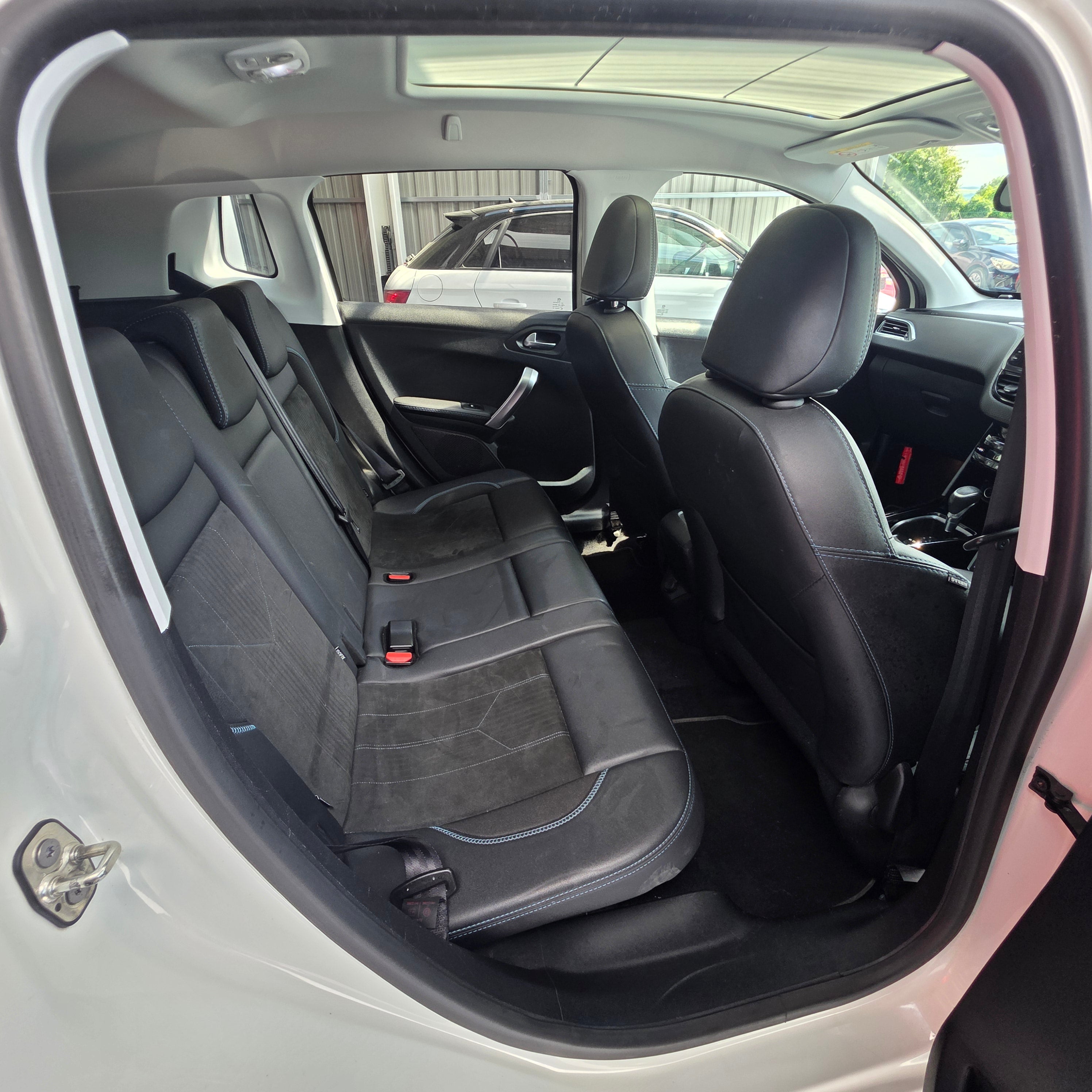 Peugeot 2008 Automatic 2017 Top Spec Panoramic Sunroof