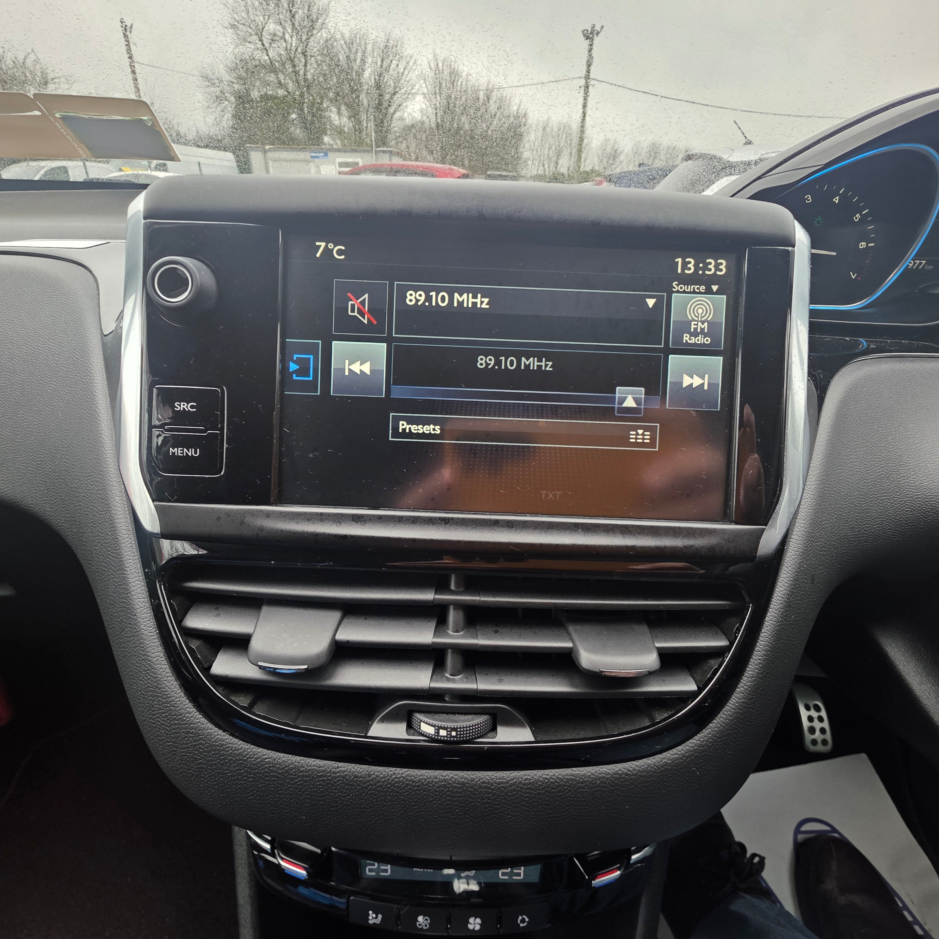 Peugeot 208 Automatic 2015 Low Miles