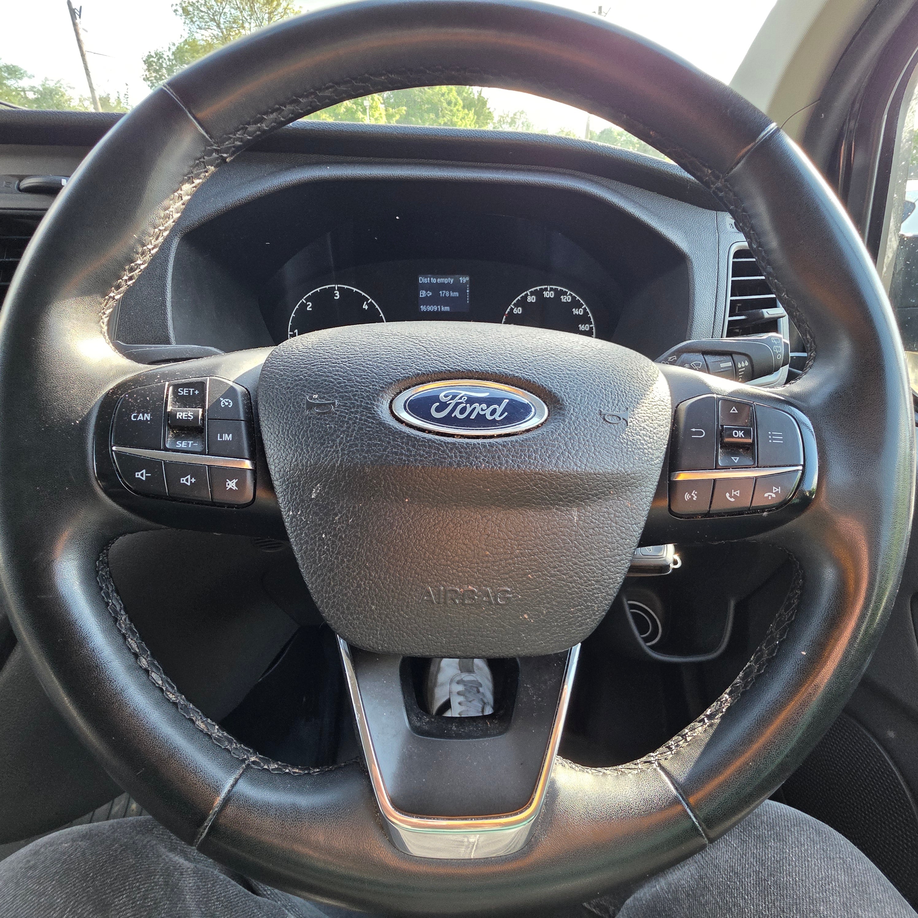 Ford Transit Custom Taxi 9 Seater