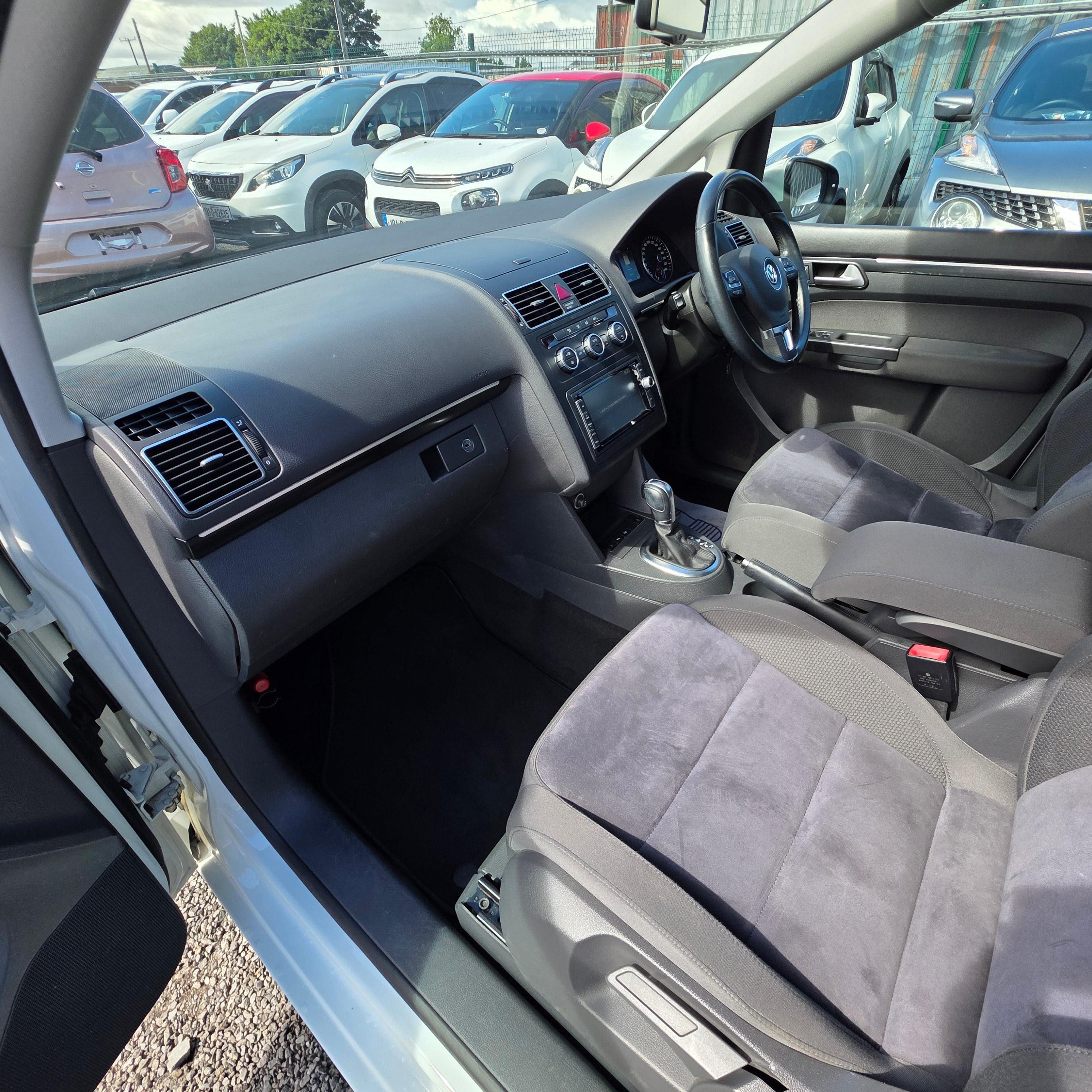 Volkswagen Touran Automatic 2015 Highline