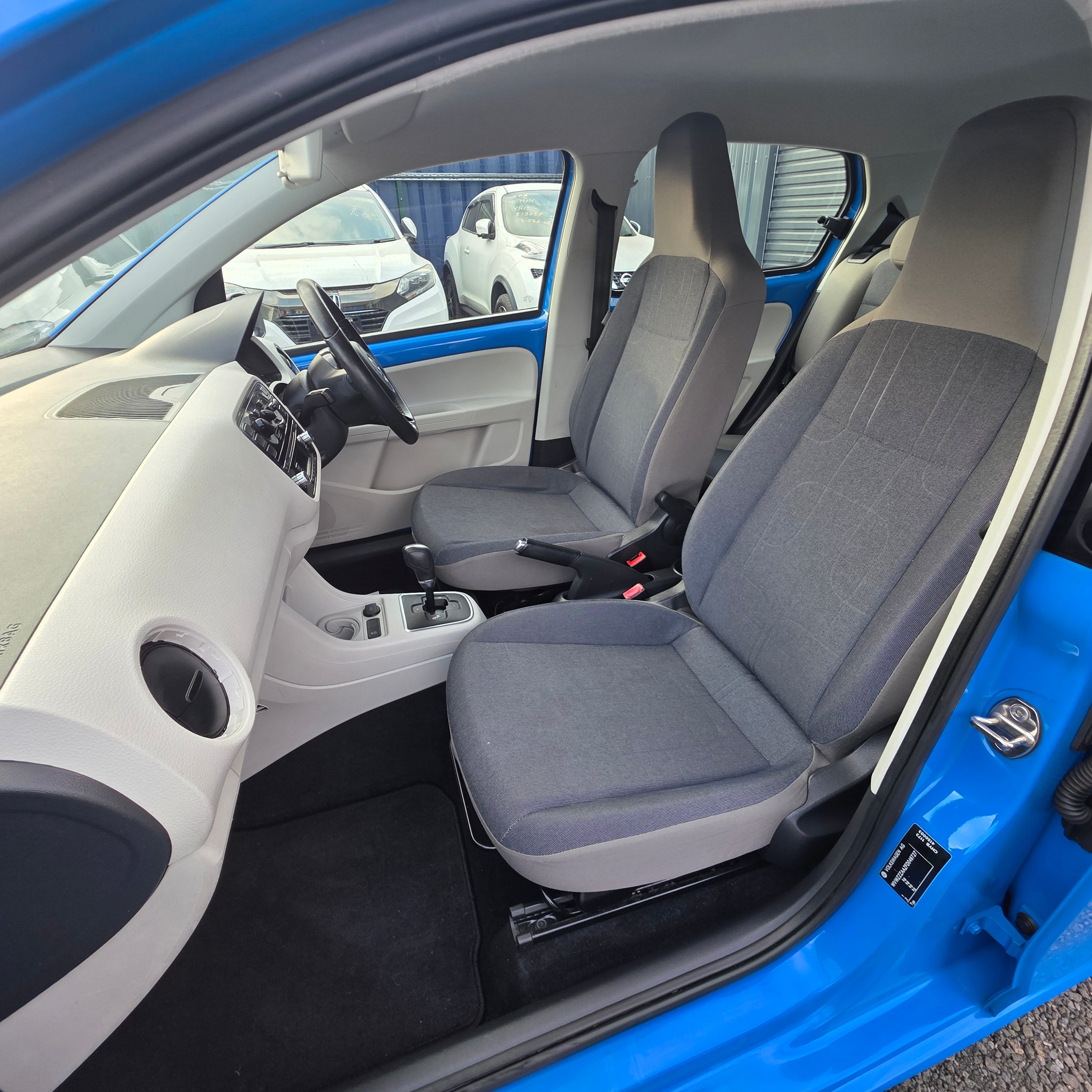 Volkswagen Up Automatic 2015