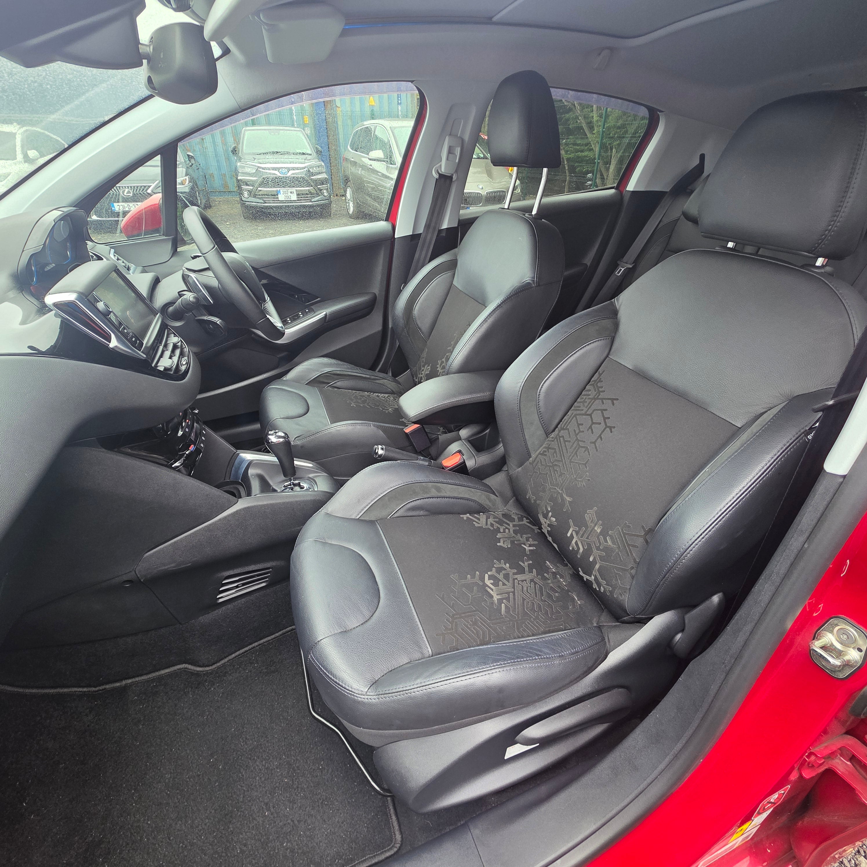 Peugeot 208 Automatic 2015 Low Miles