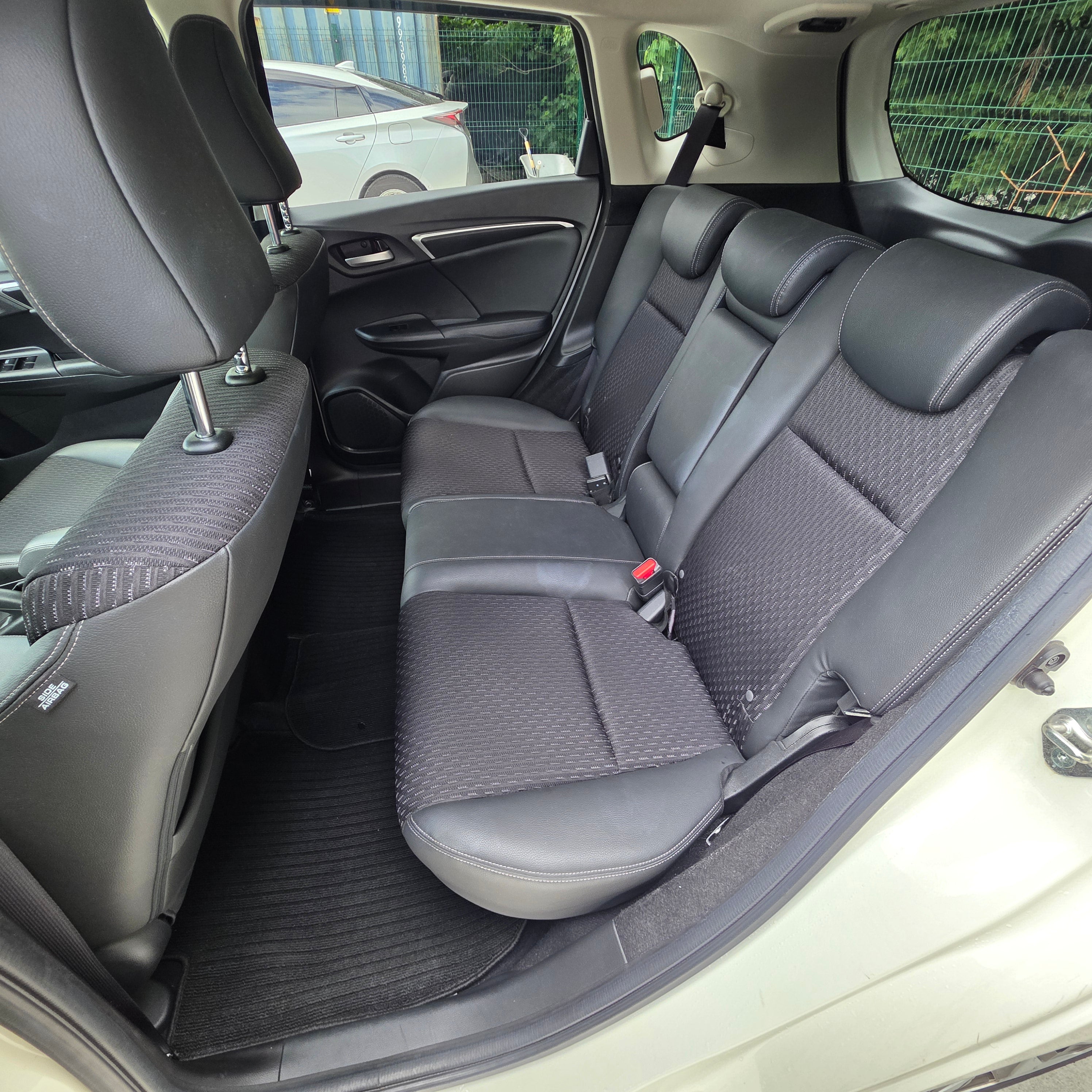 Honda Fit Hybrid Automatic 2016 Low Miles