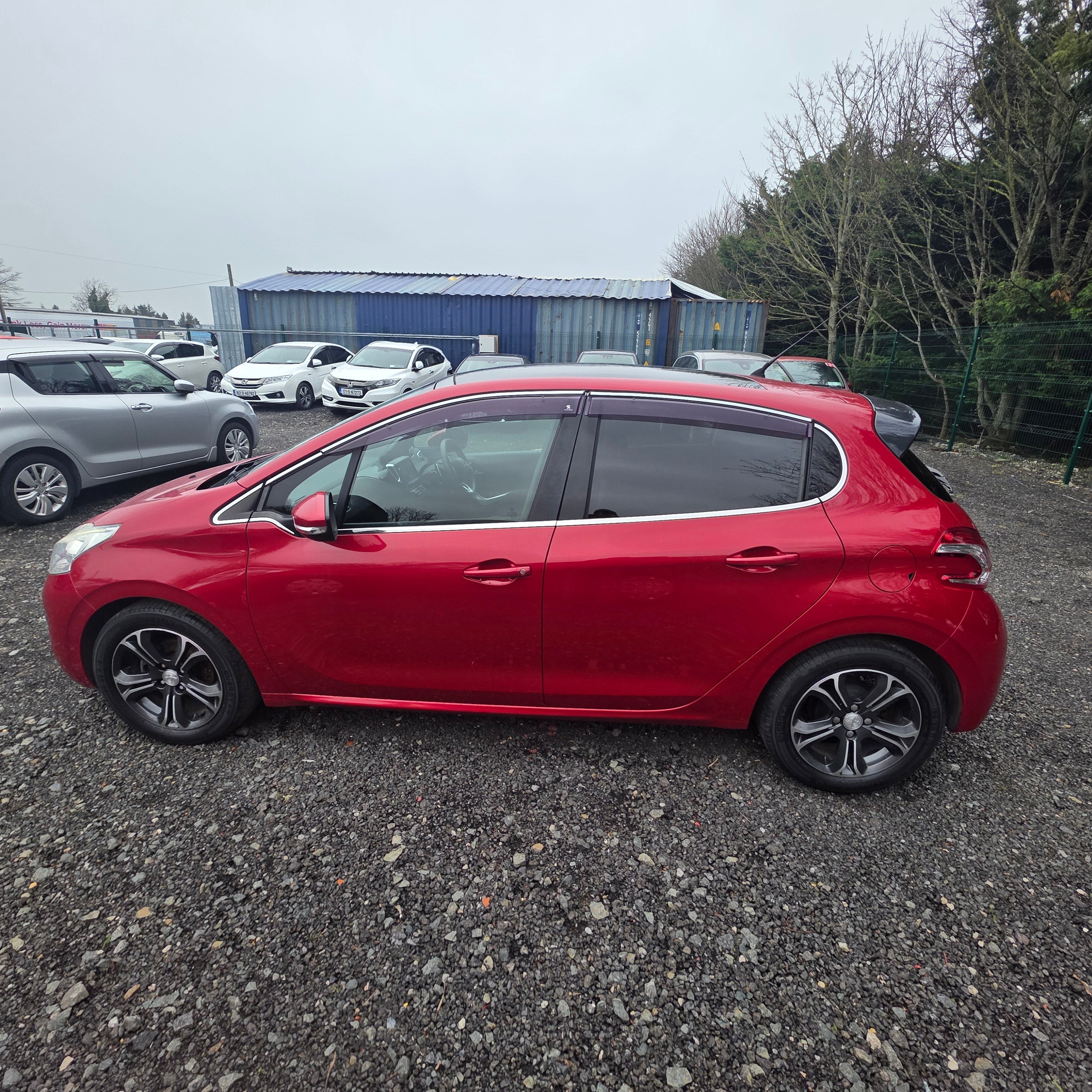 Peugeot 208 Automatic 2015 Low Miles