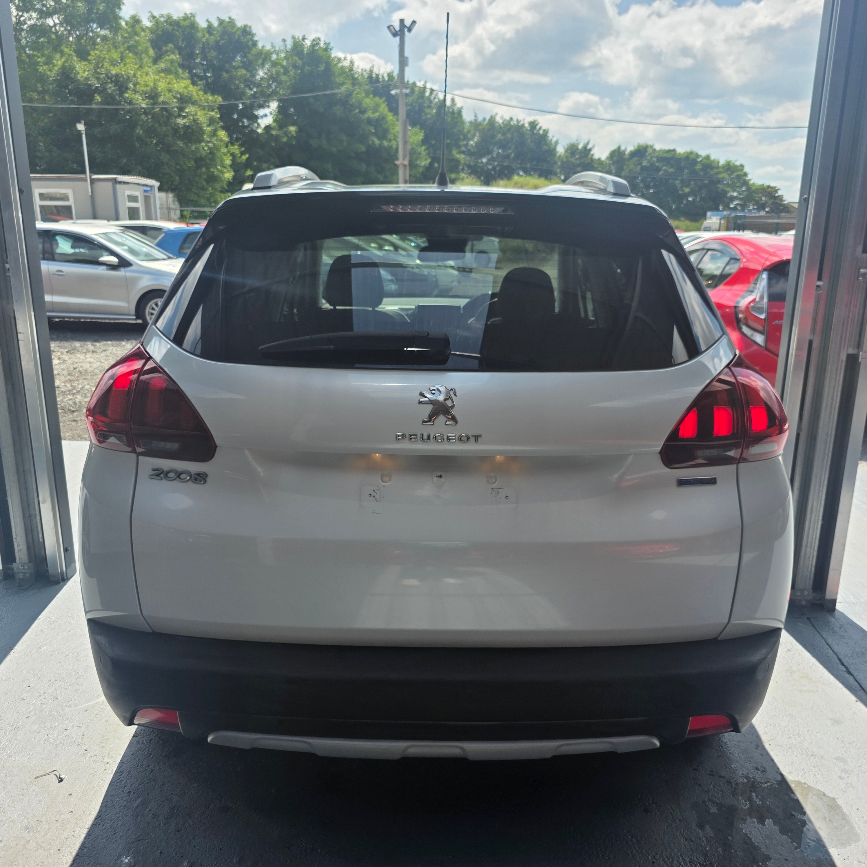 Peugeot 2008 Automatic 2017 Top Spec Panoramic Sunroof