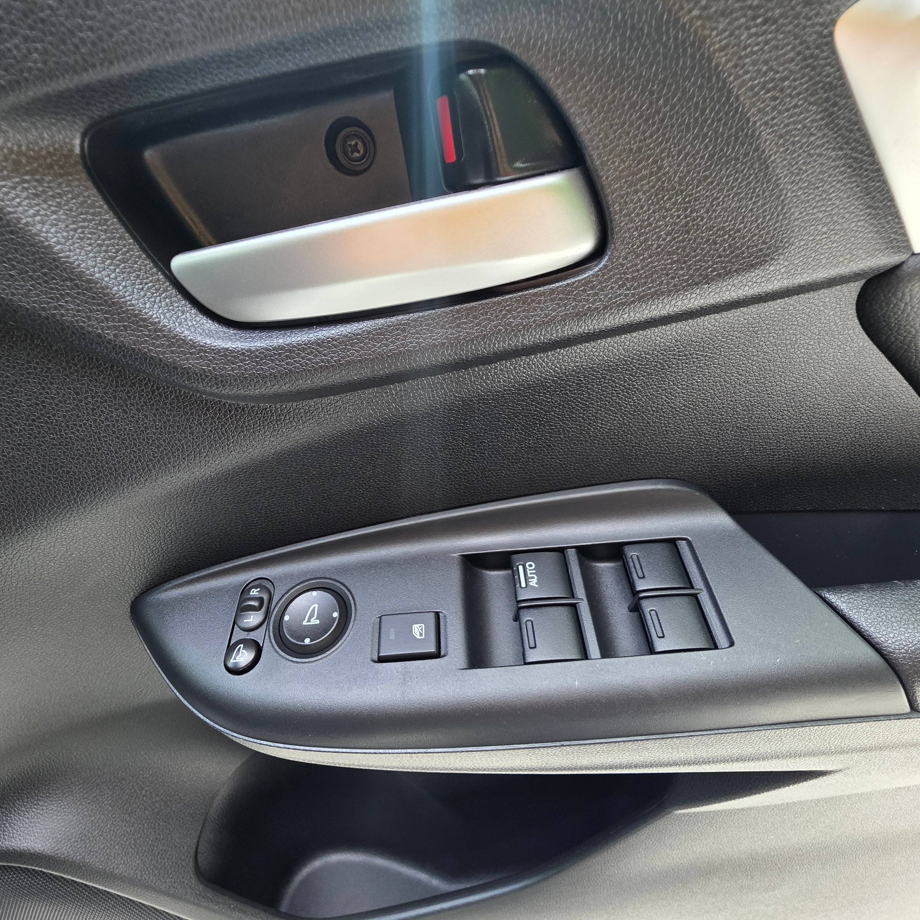 Honda Fit Hybrid Automatic 2016 Low Miles