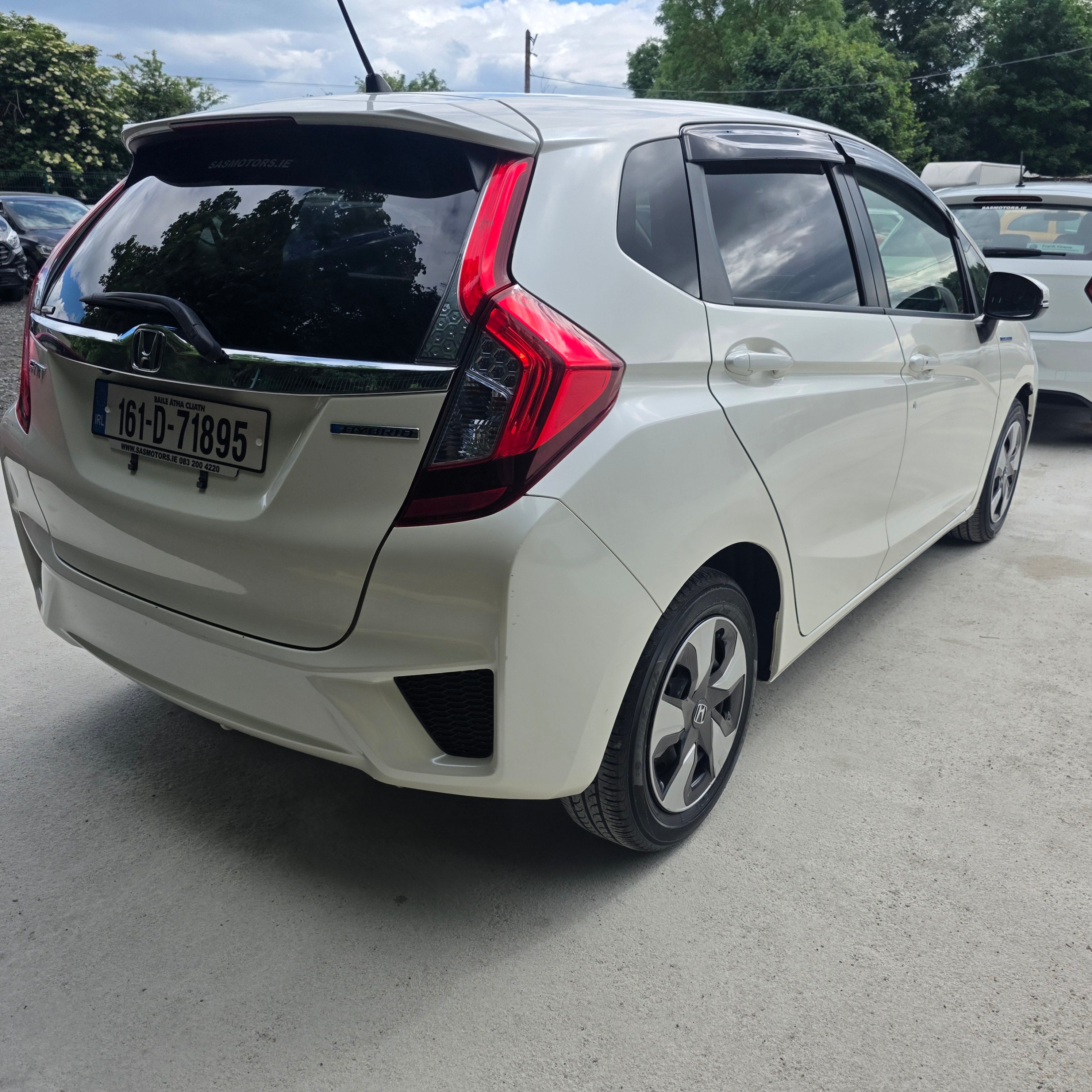 Honda Fit Hybrid Automatic 2016 Low Miles
