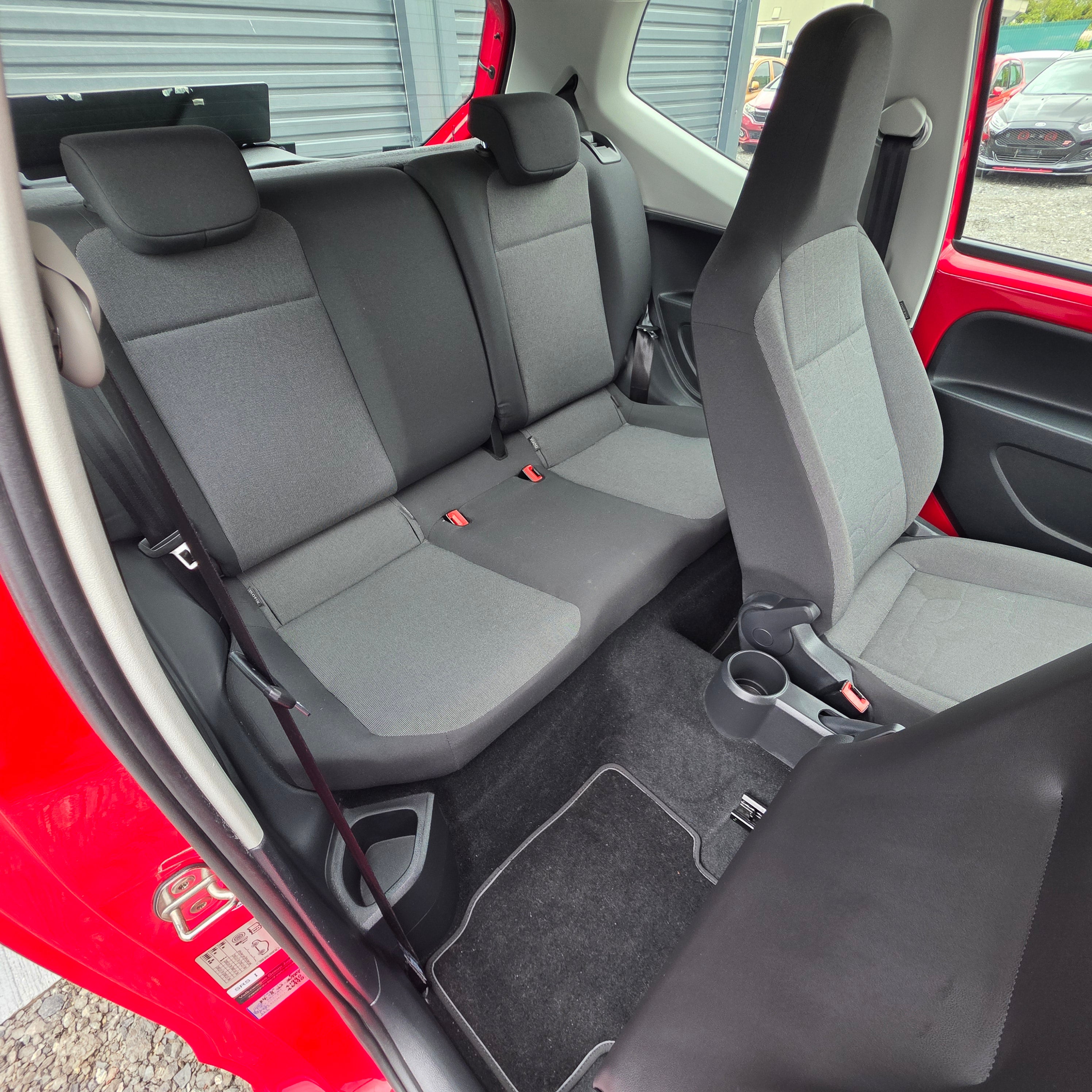 Volkswagen UP! Automatic 2015